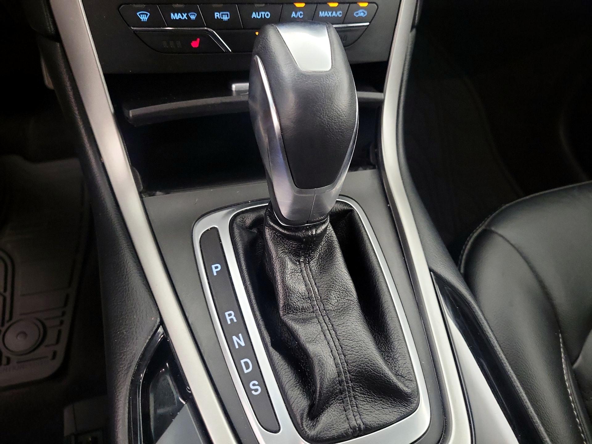 Thumbnail: 2016 Ford Edge - 18