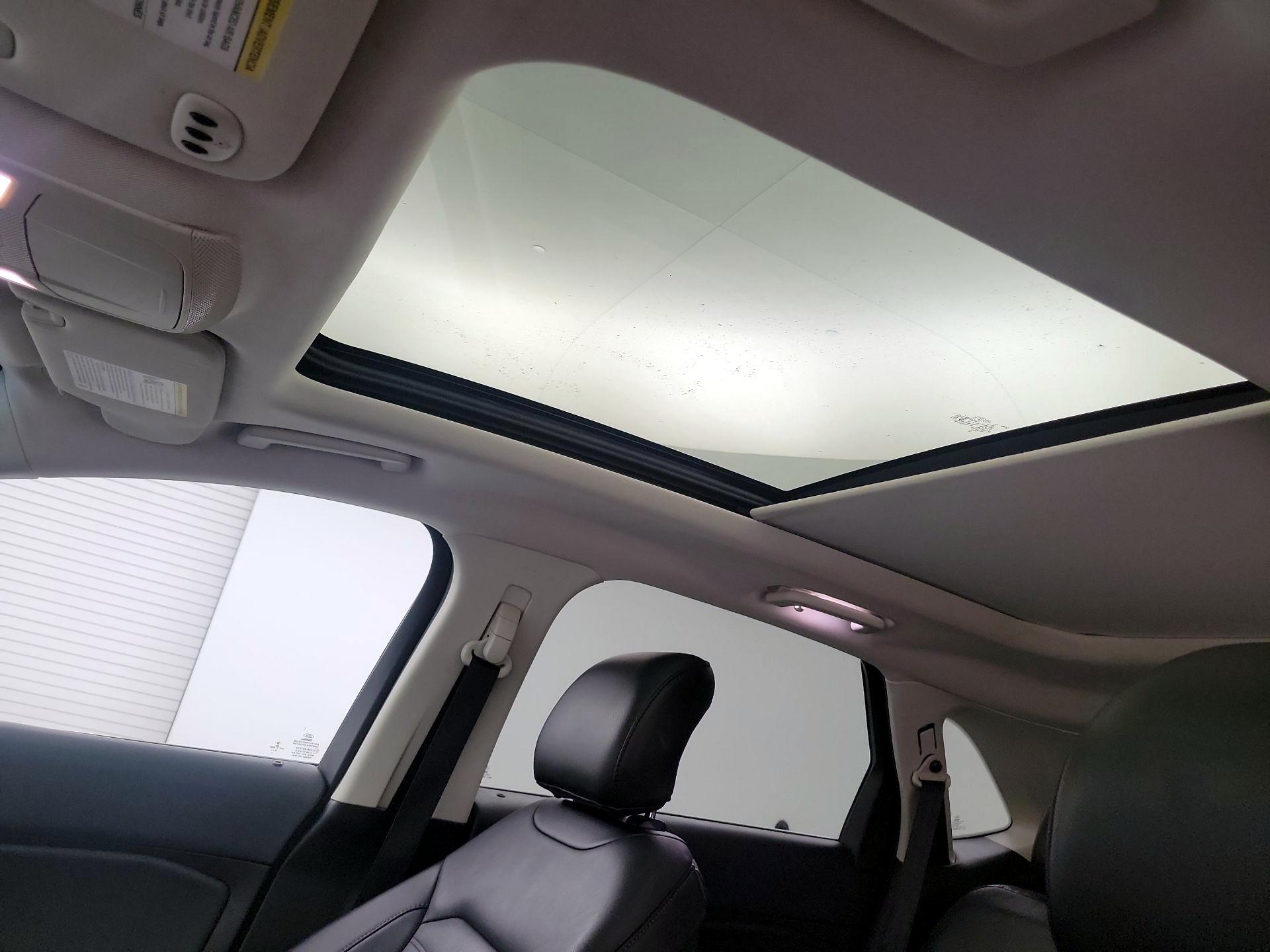 Thumbnail: 2016 Ford Edge - 20