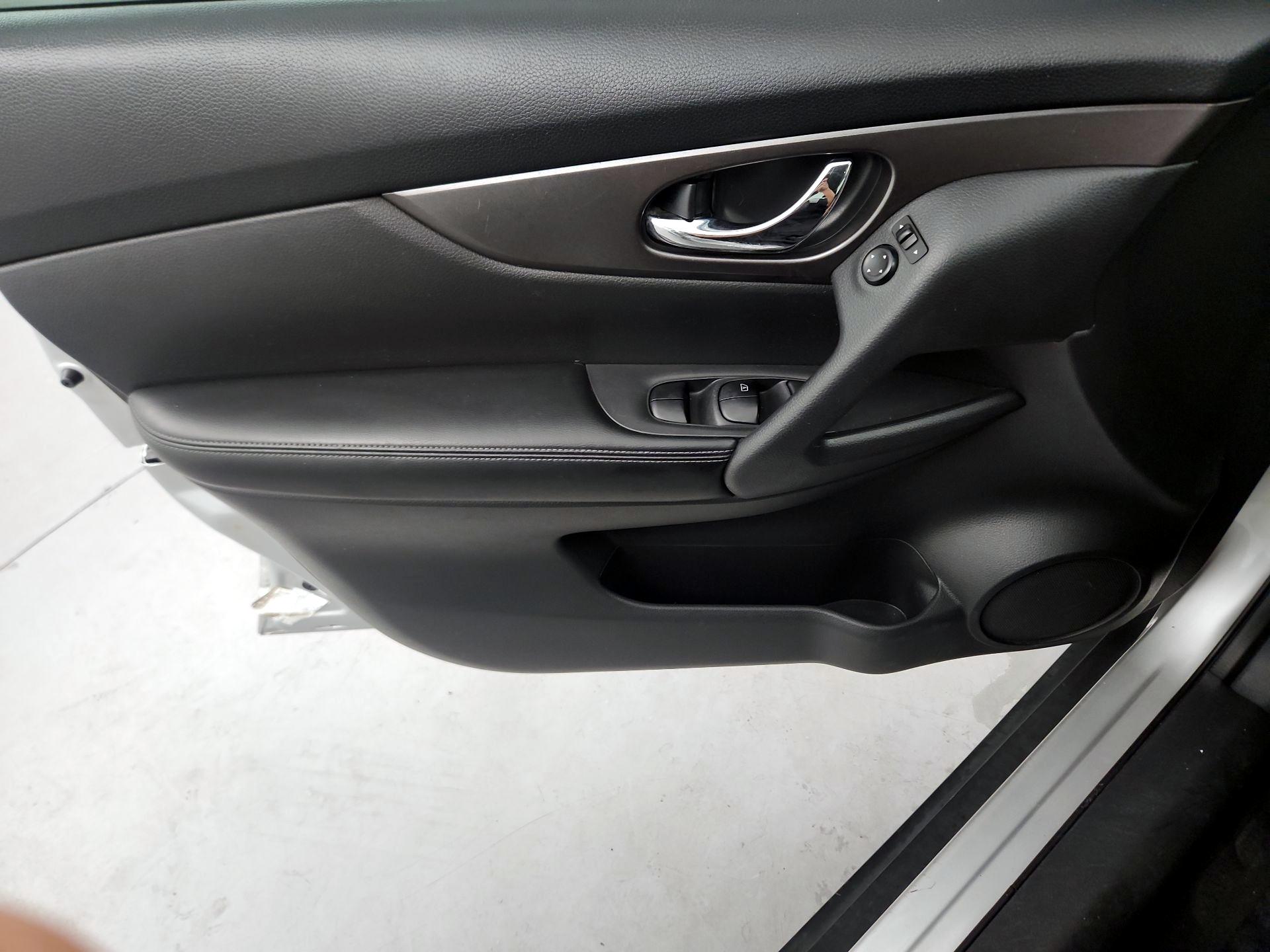 Thumbnail: 2016 Nissan Rogue - 12