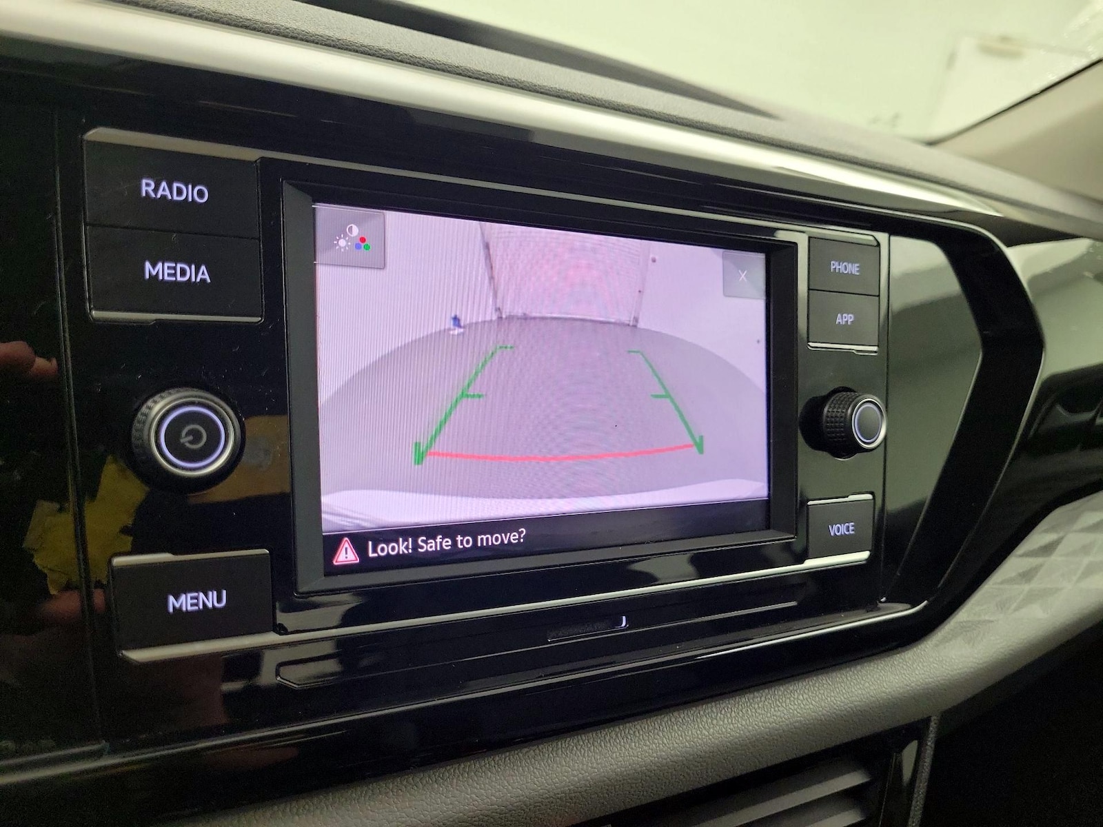 2022 Volkswagen Taos S - Photo 13