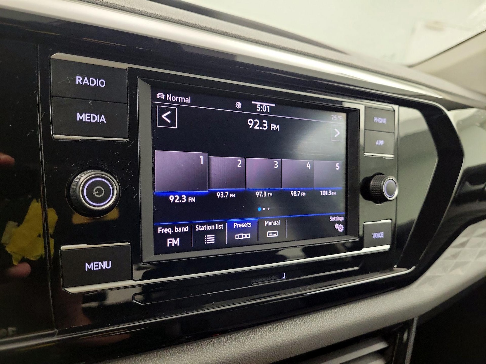 2022 Volkswagen Taos S - Photo 14