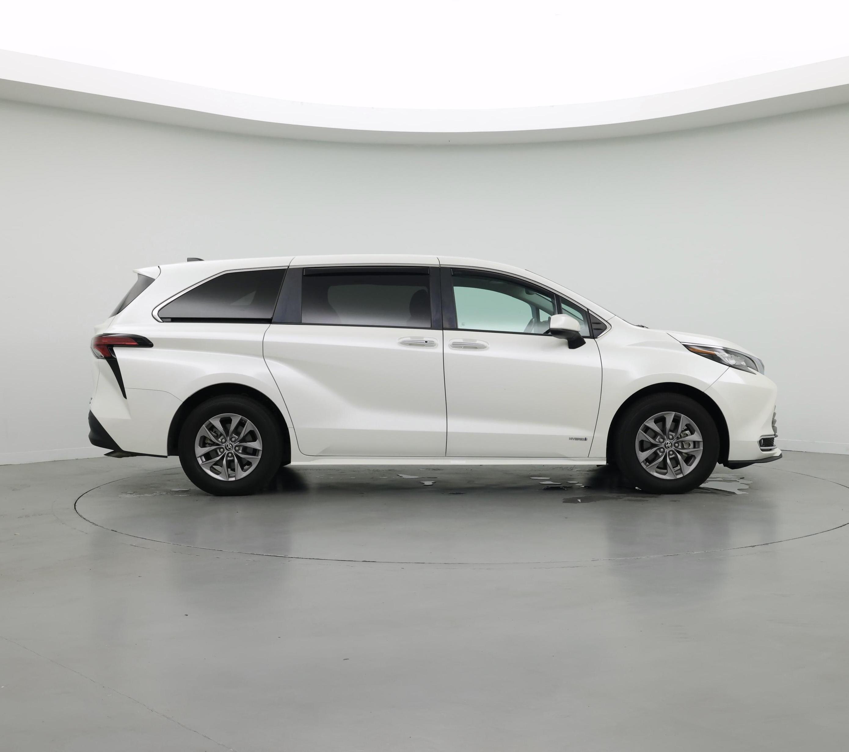 Thumbnail: 2021 Toyota Sienna - 7
