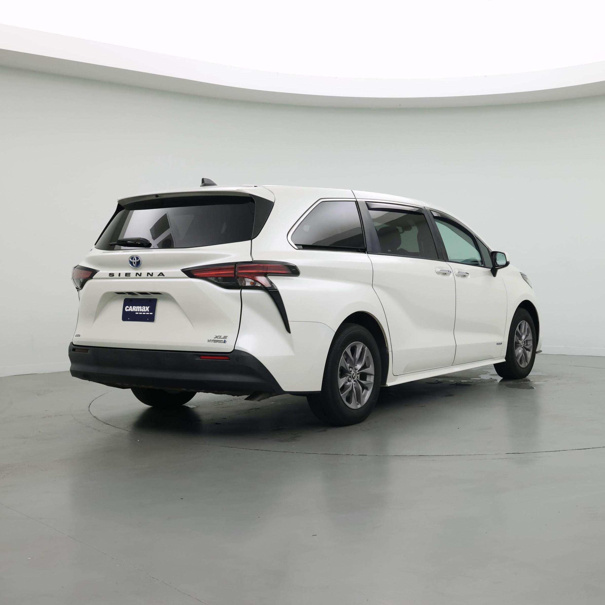 Thumbnail: 2021 Toyota Sienna - 8