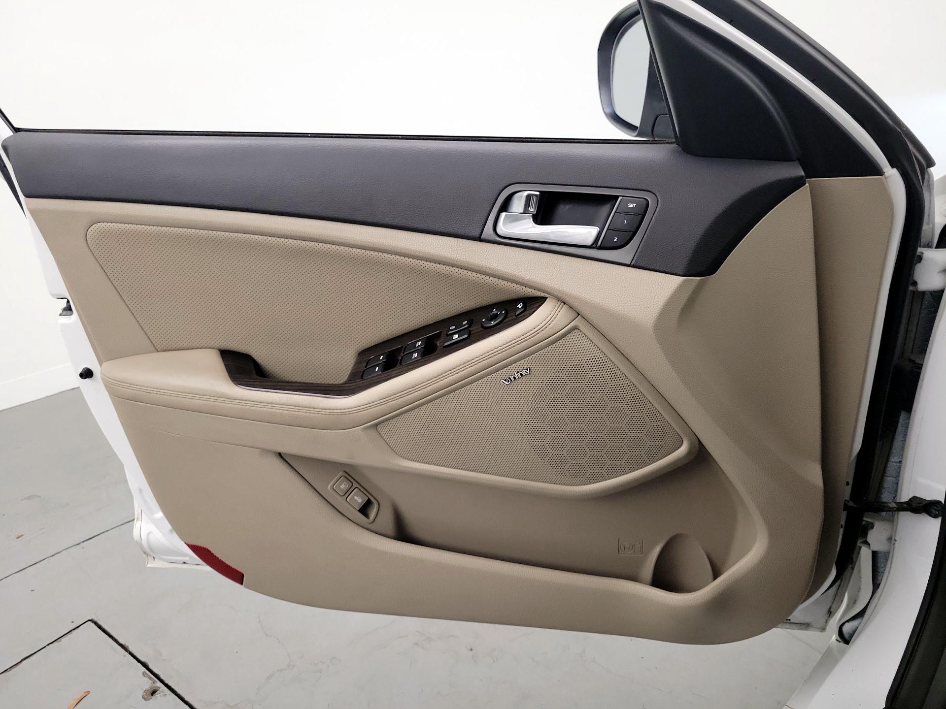Thumbnail: 2015 Kia Optima - 12