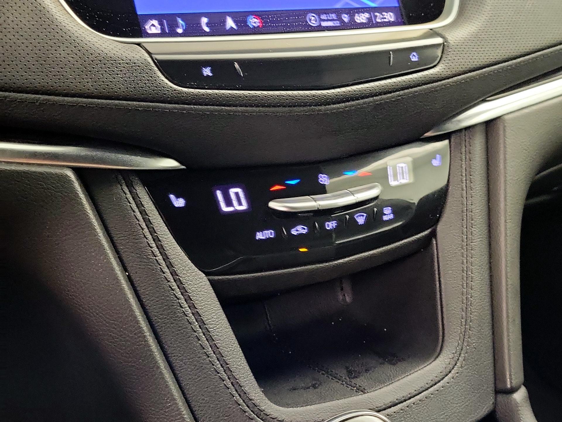 Thumbnail: 2022 Cadillac XT5 - 16