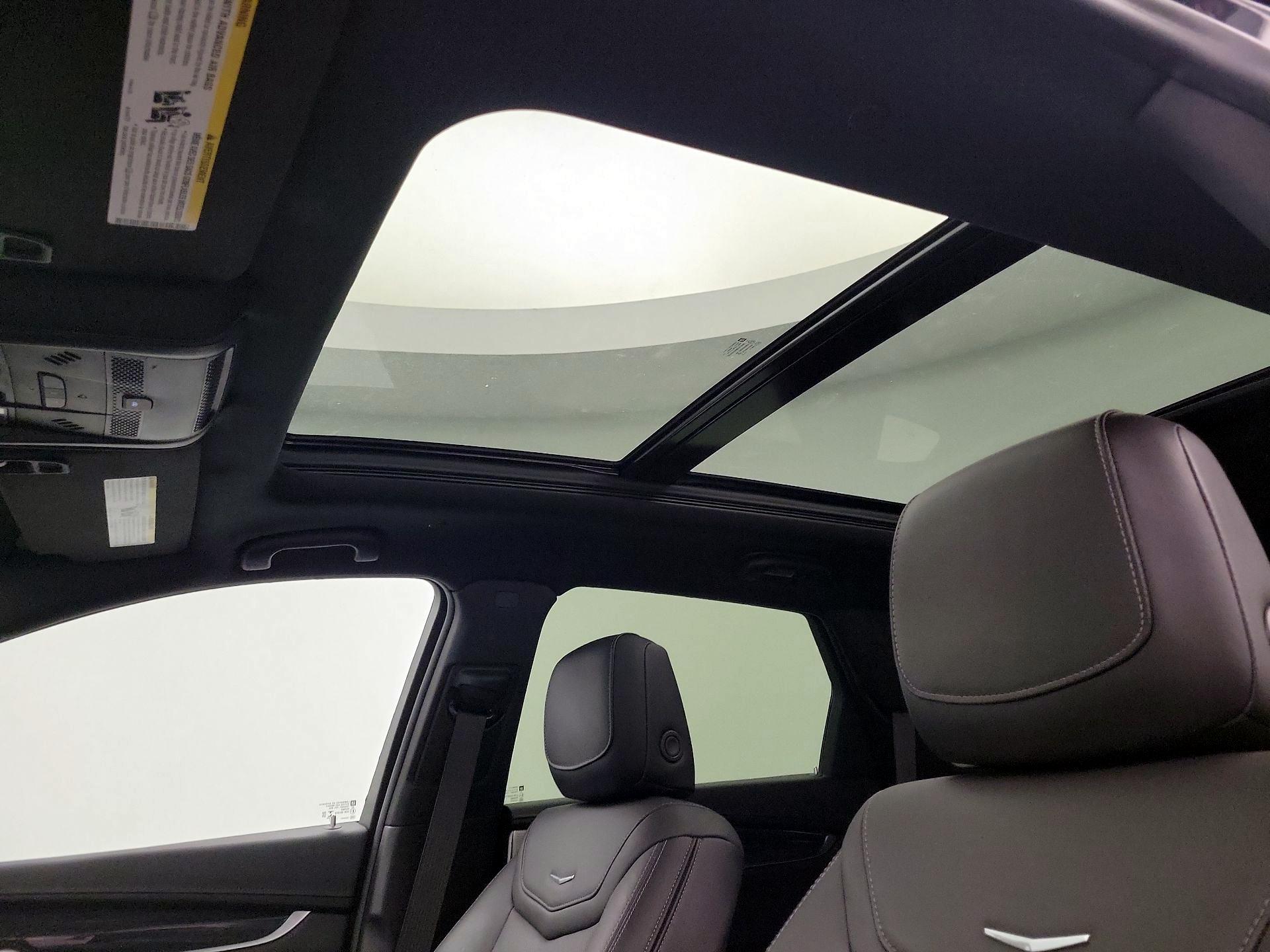 Thumbnail: 2022 Cadillac XT5 - 18