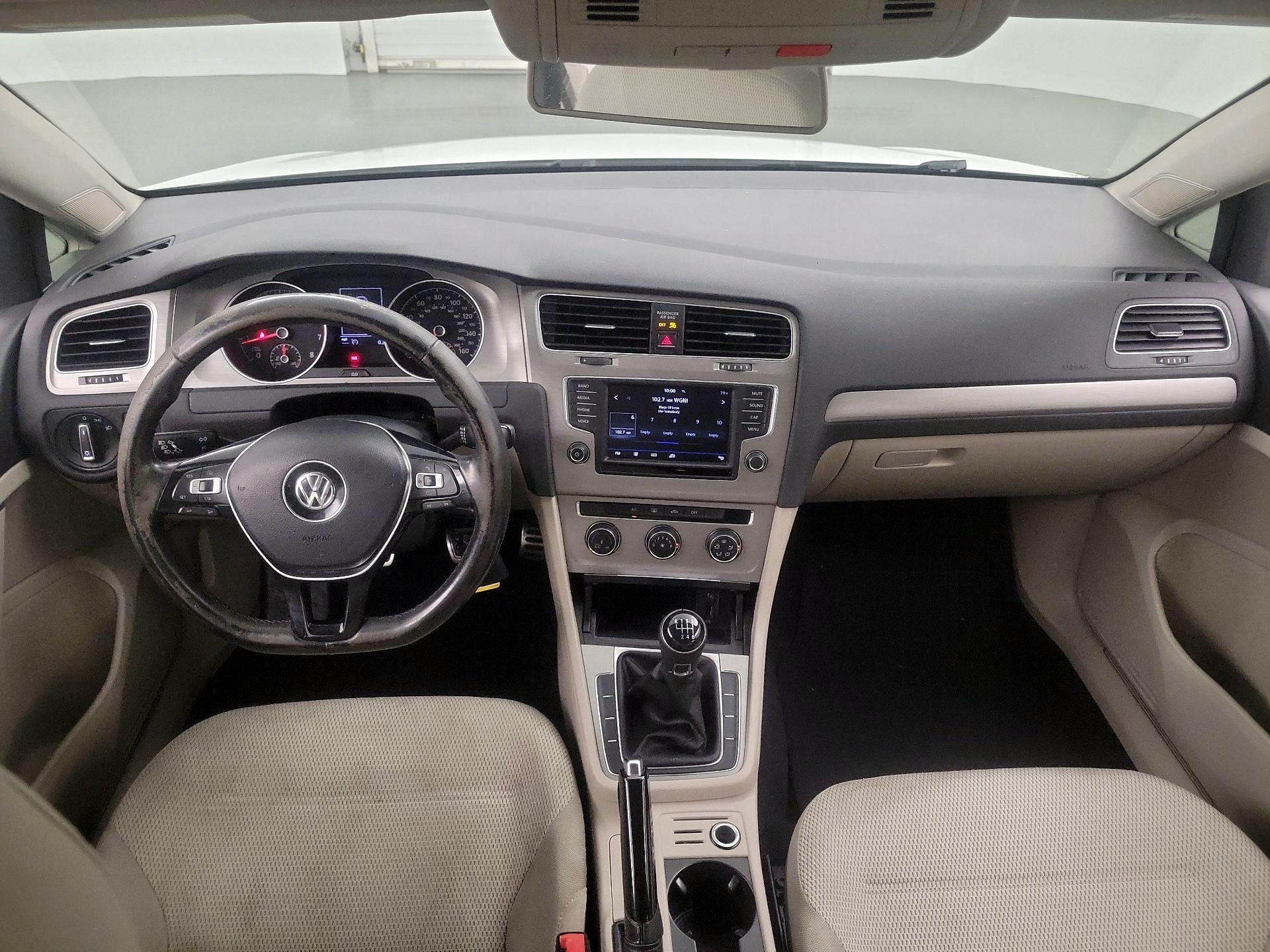 Thumbnail: 2017 Volkswagen Golf - 9