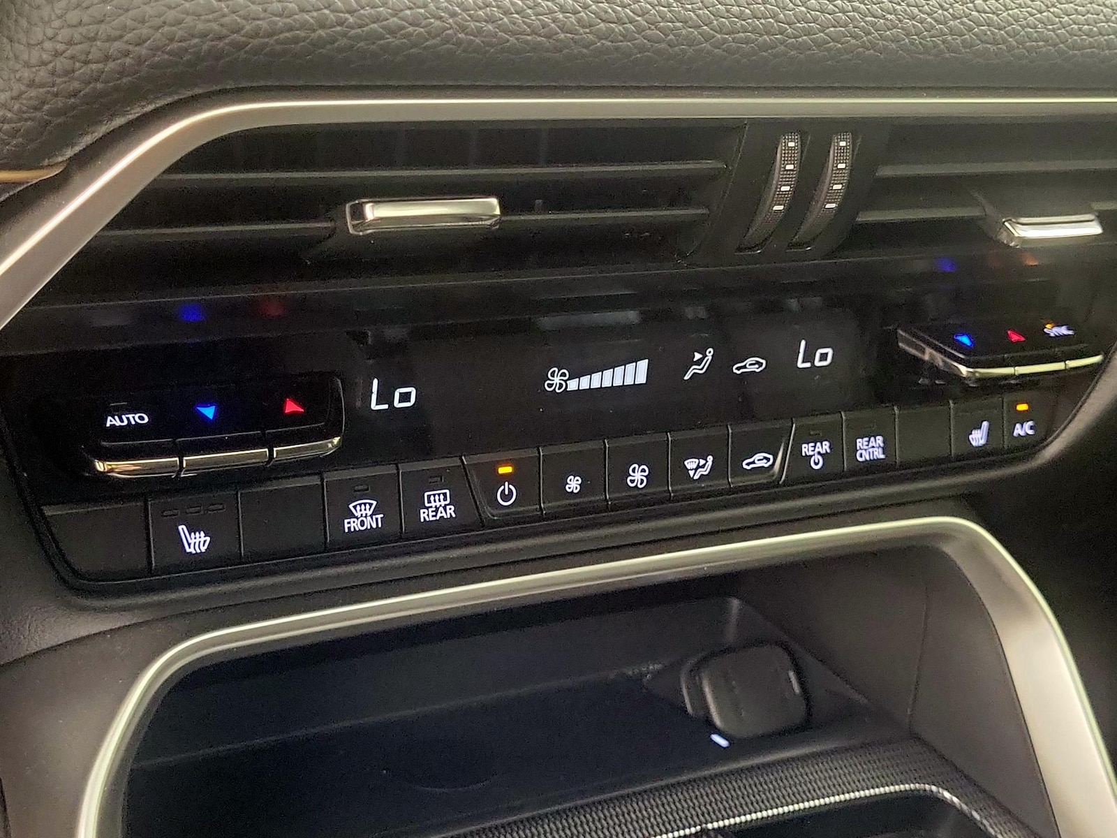 2024 Mazda CX-90 Turbo Preferred Plus Package - Photo 17