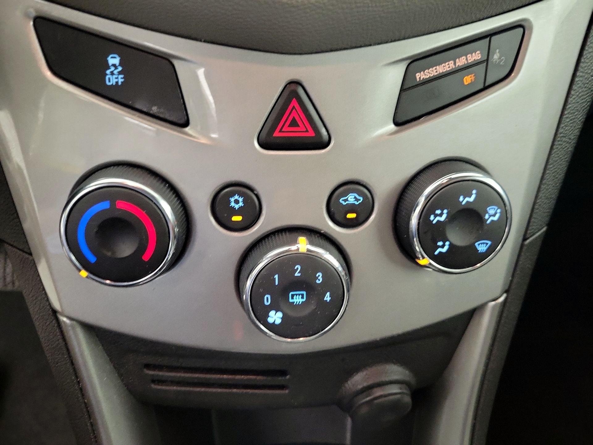 Thumbnail: 2016 Chevrolet Trax - 16