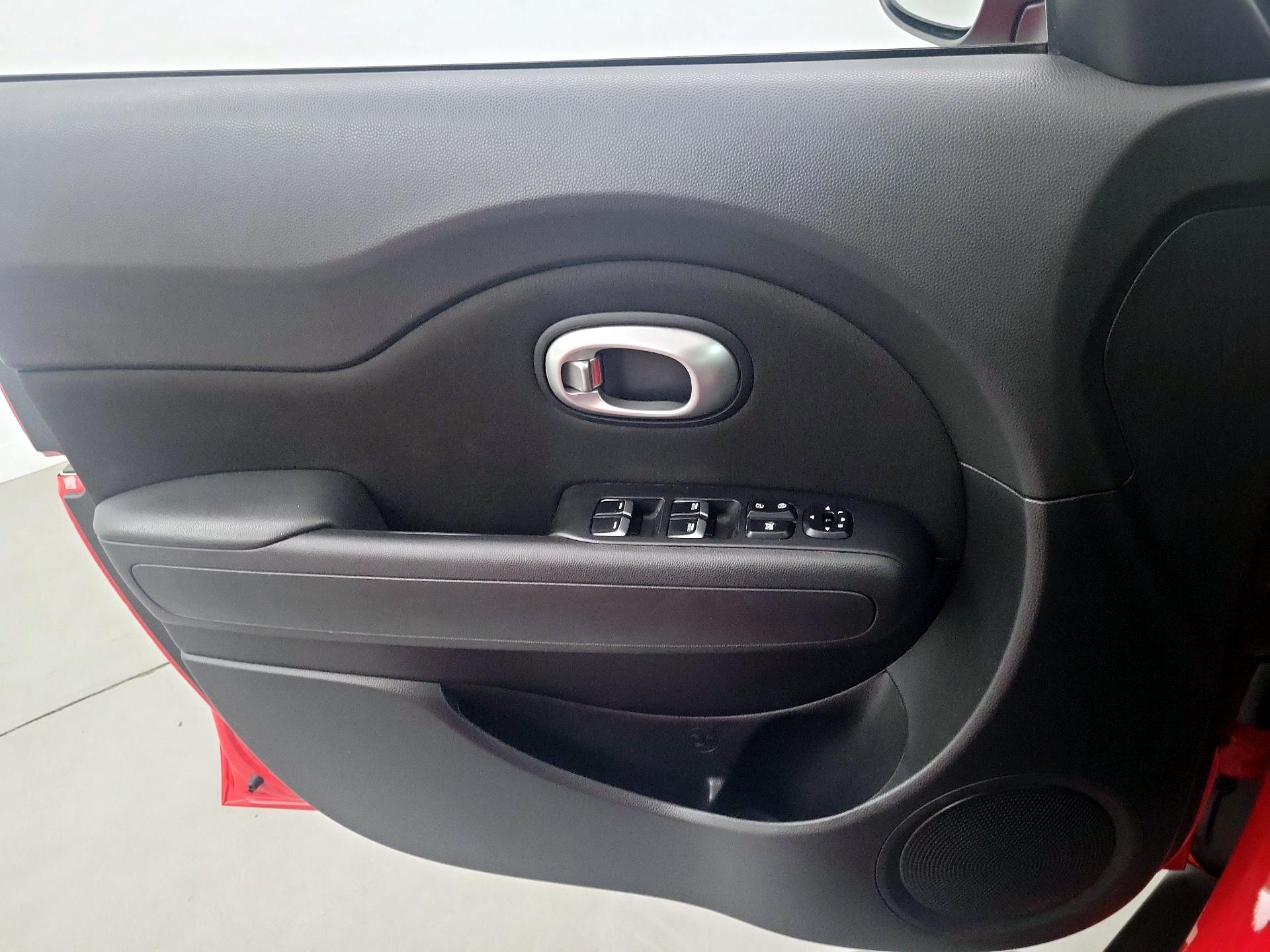 Thumbnail: 2017 Kia Soul - 12