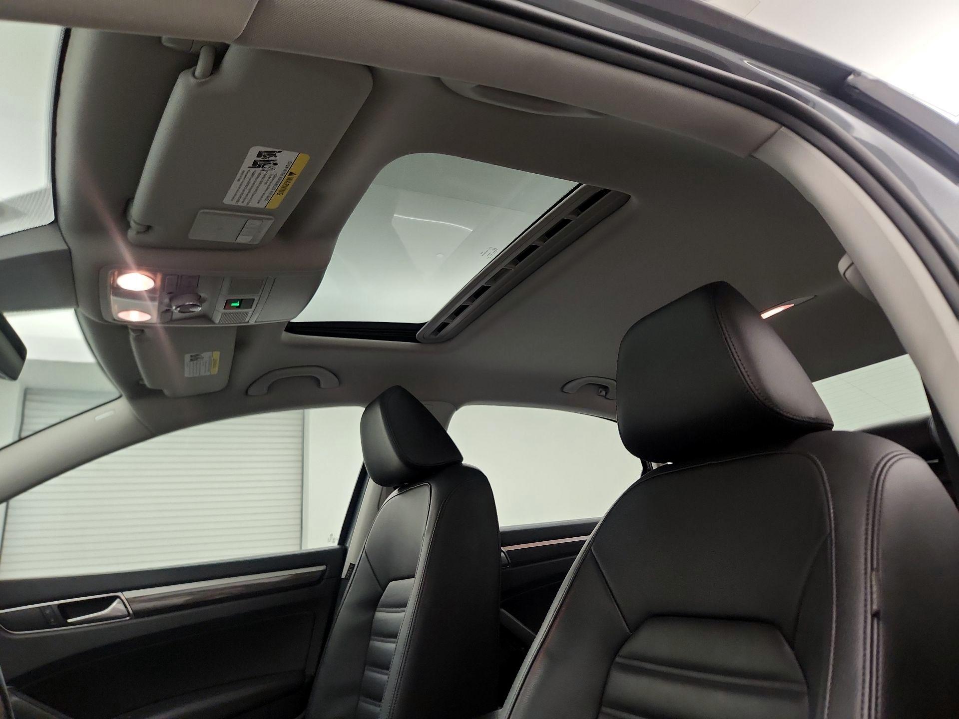 Thumbnail: 2016 Volkswagen Passat - 18