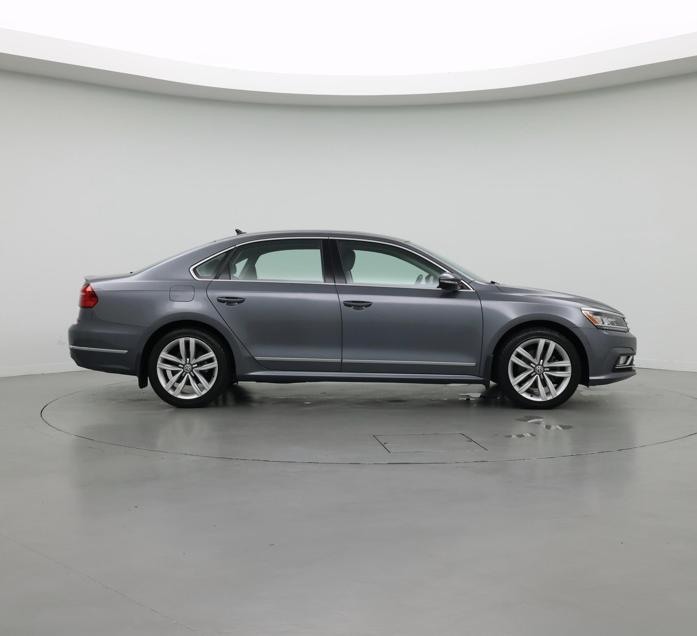 Thumbnail: 2016 Volkswagen Passat - 7