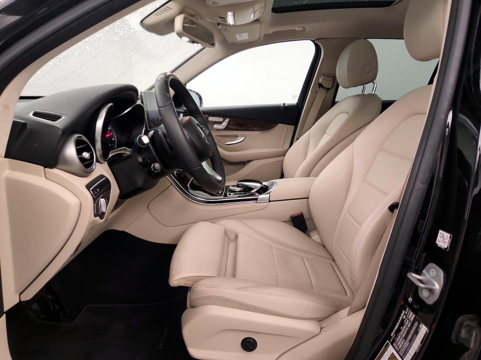 2018 Mercedes-Benz GLC GLC300 - Photo 12