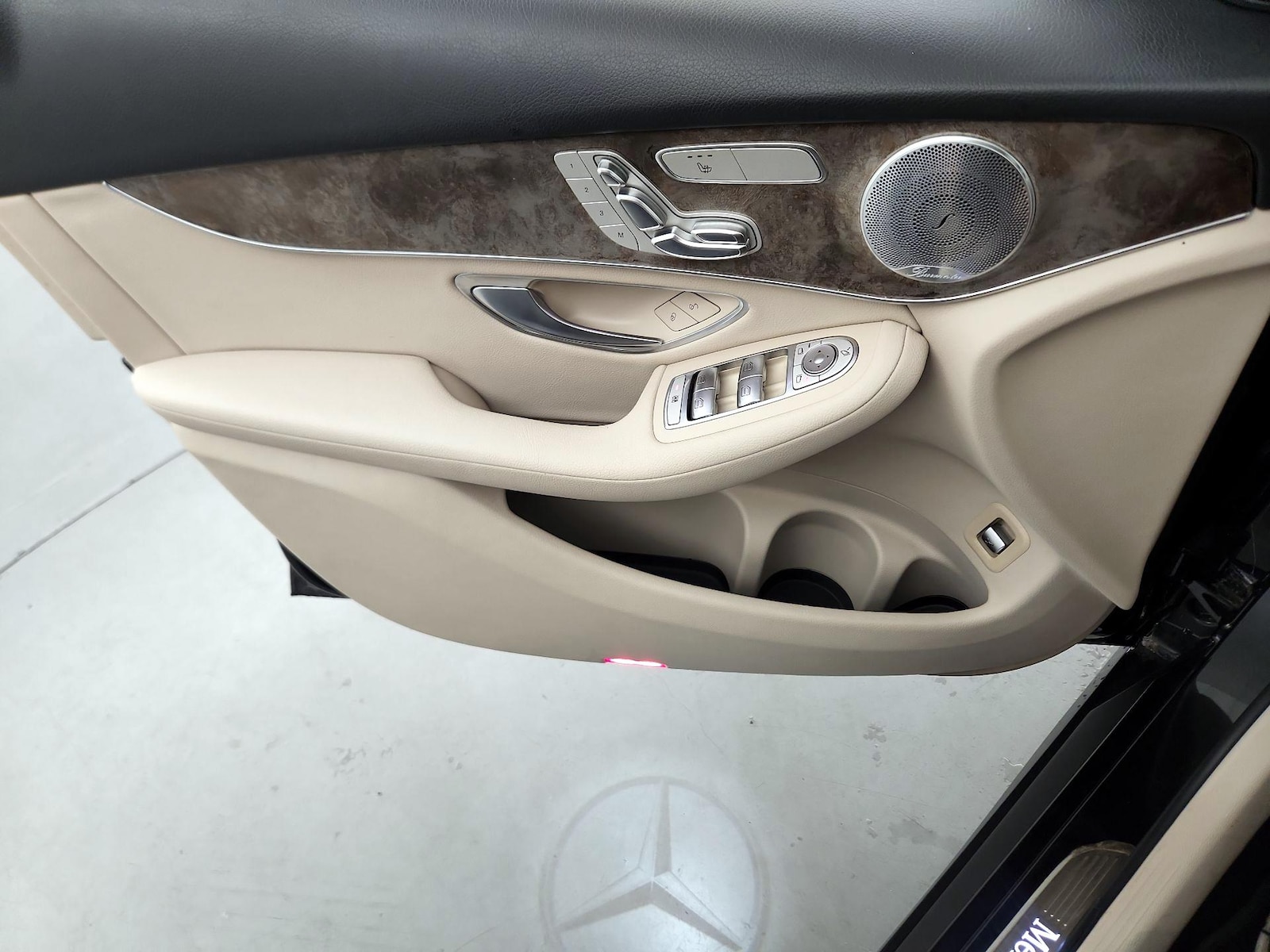 2018 Mercedes-Benz GLC GLC300 - Photo 13