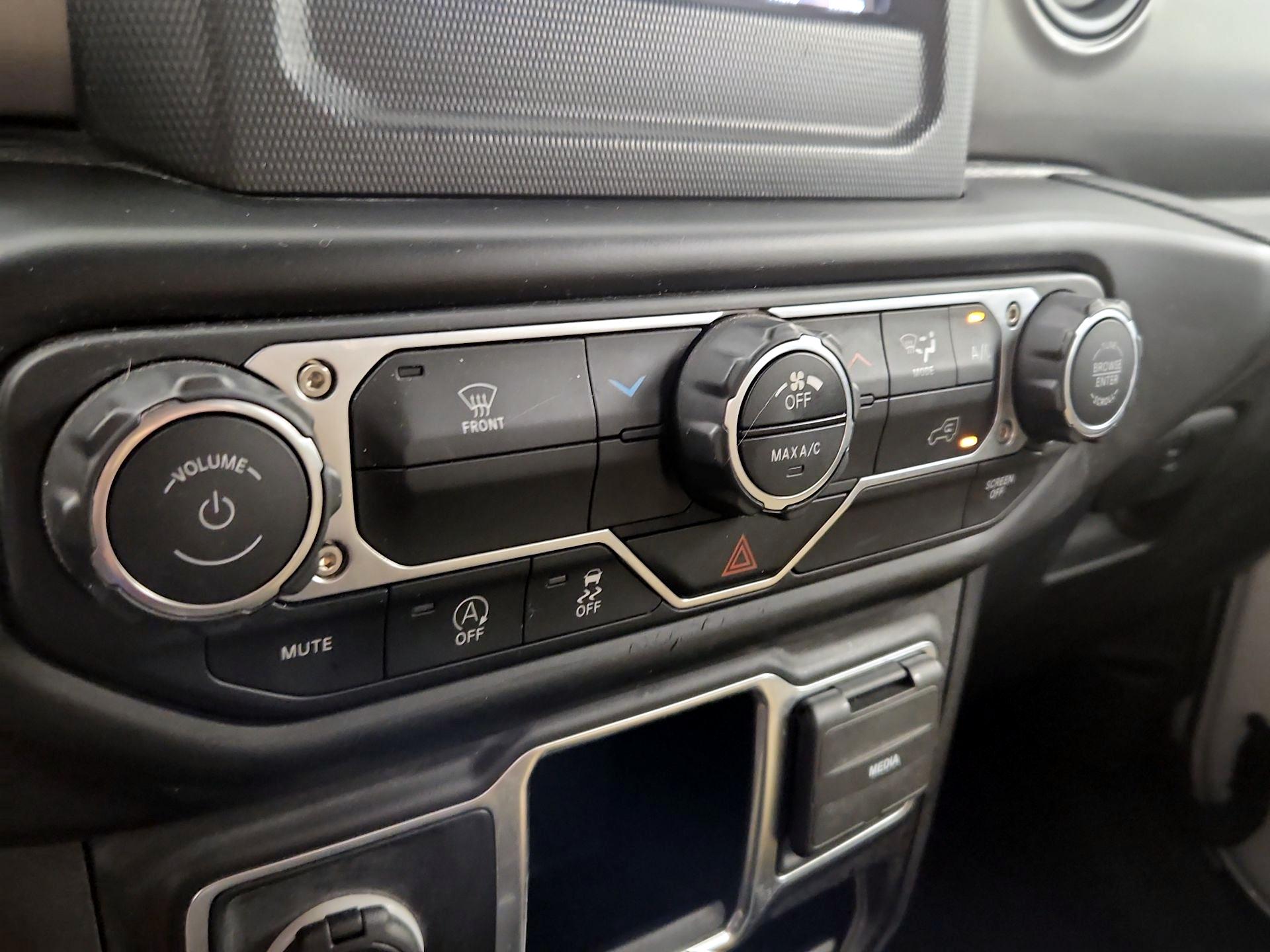 Thumbnail: 2022 Jeep Gladiator - 16