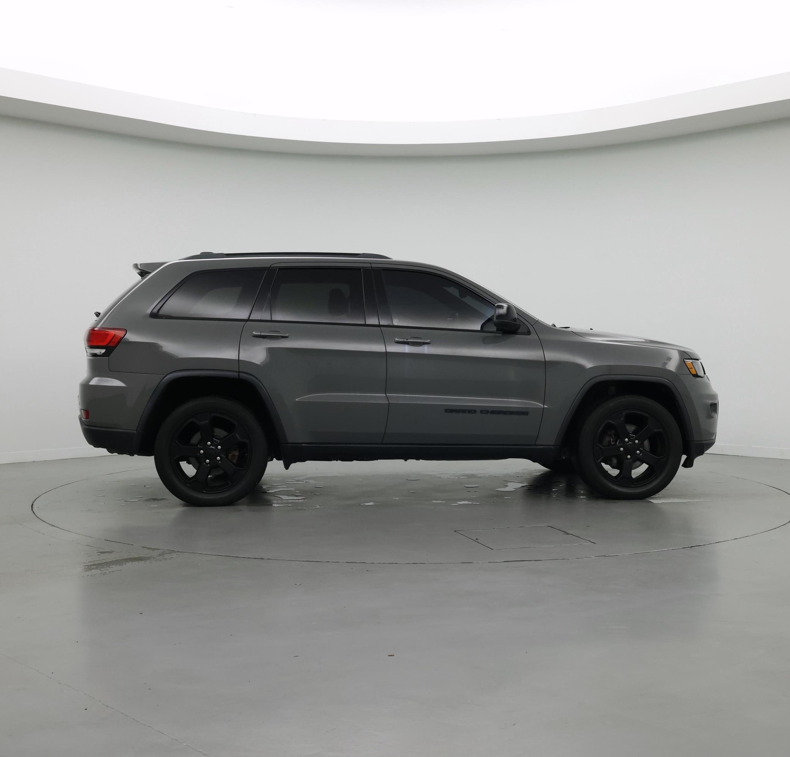 Thumbnail: 2019 Jeep Grand Cherokee - 7