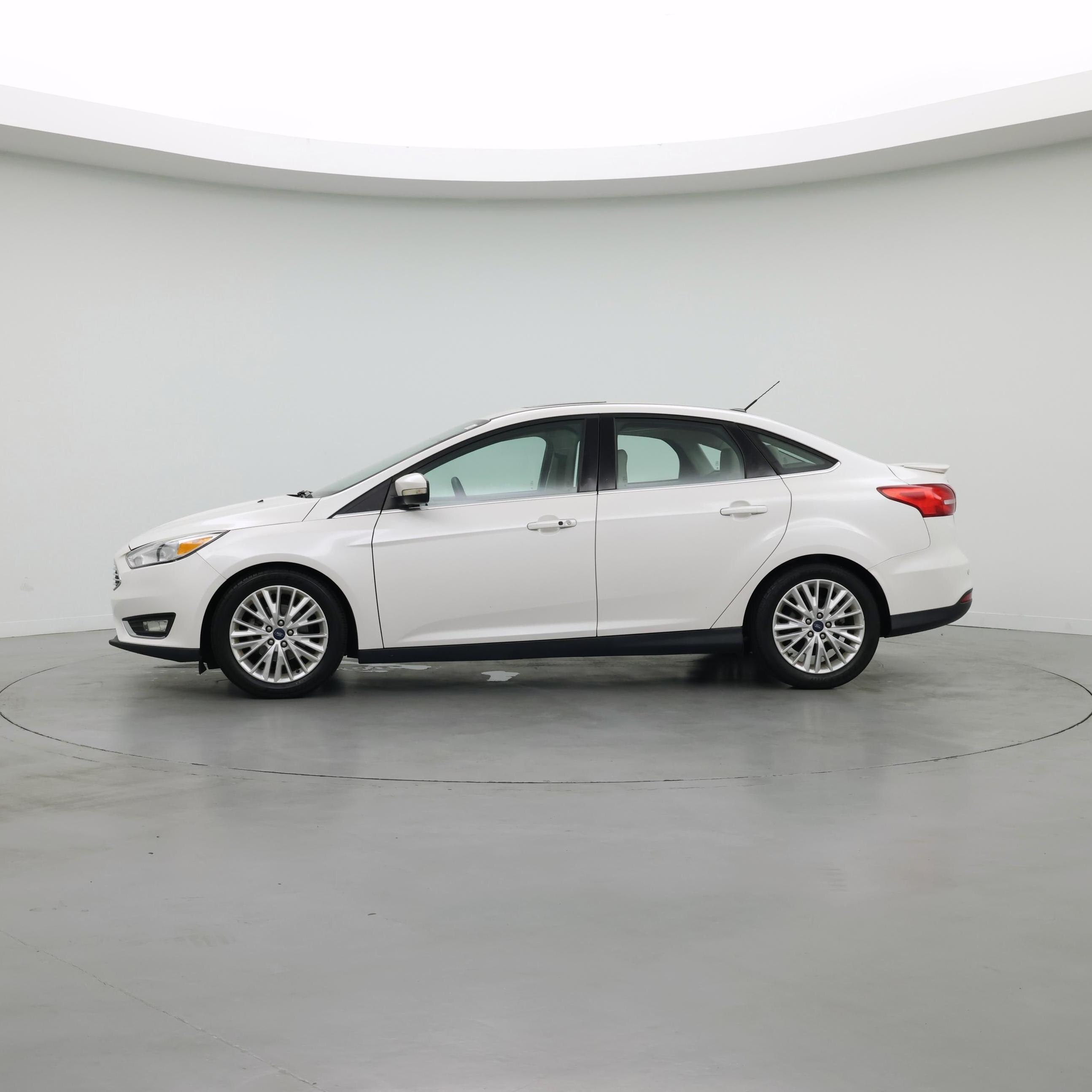 Thumbnail: 2018 Ford Focus - 3