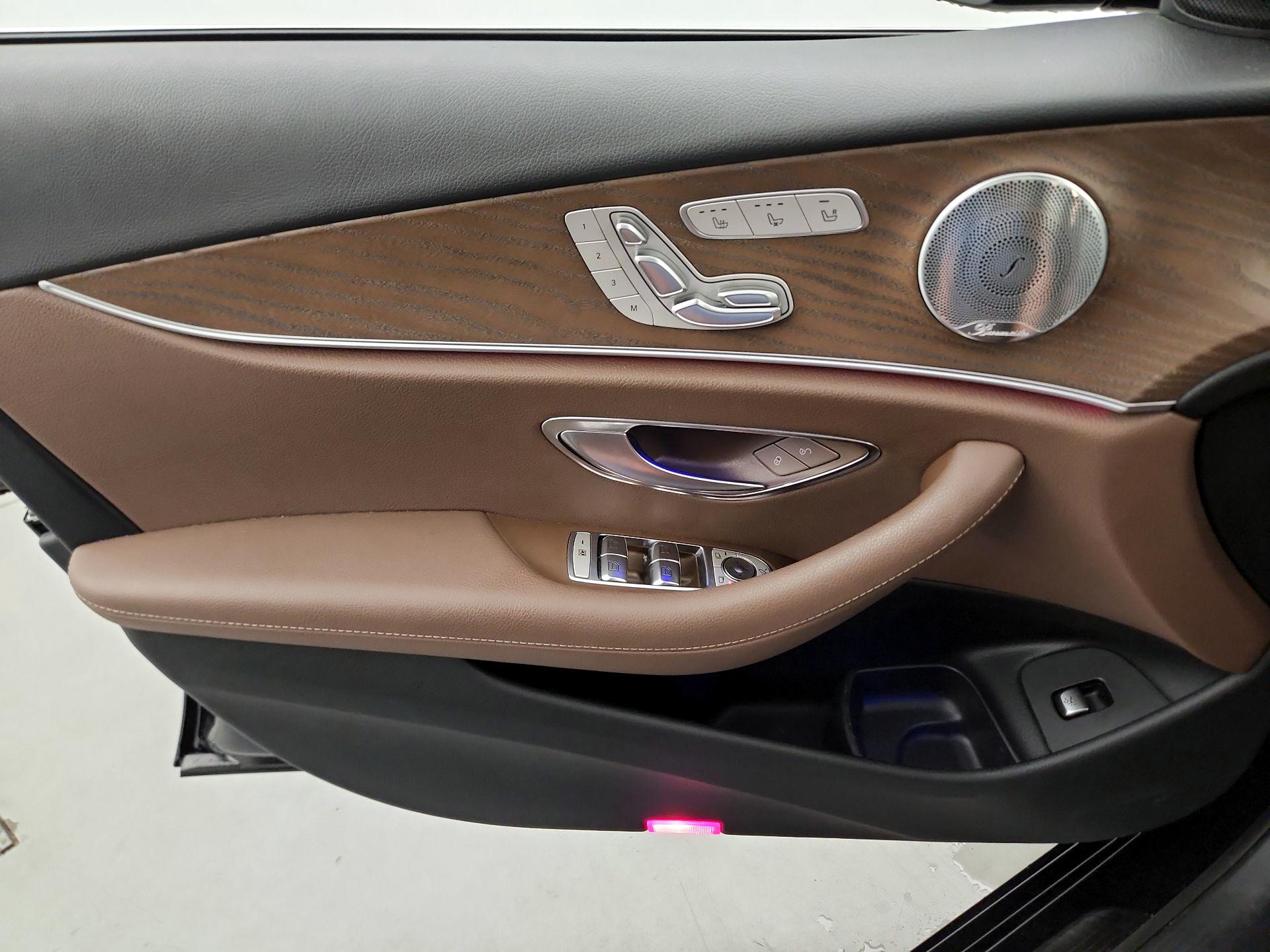 Thumbnail: 2019 Mercedes-Benz E-Class - 12