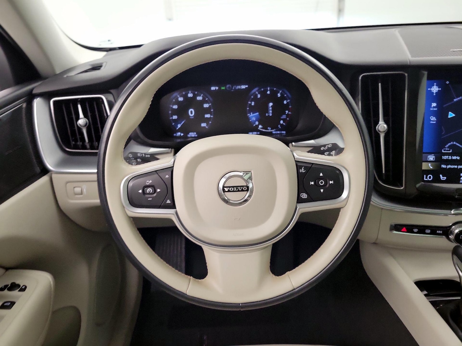 2020 Volvo XC60 Momentum - Photo 11