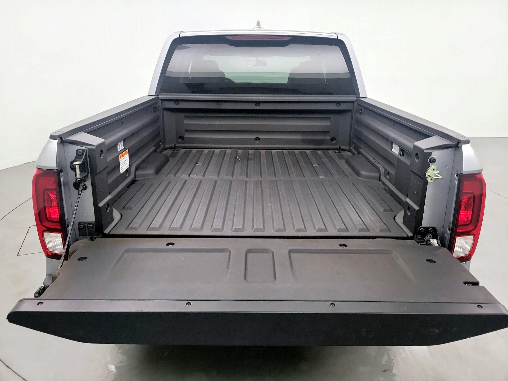 Thumbnail: 2017 Honda Ridgeline - 20