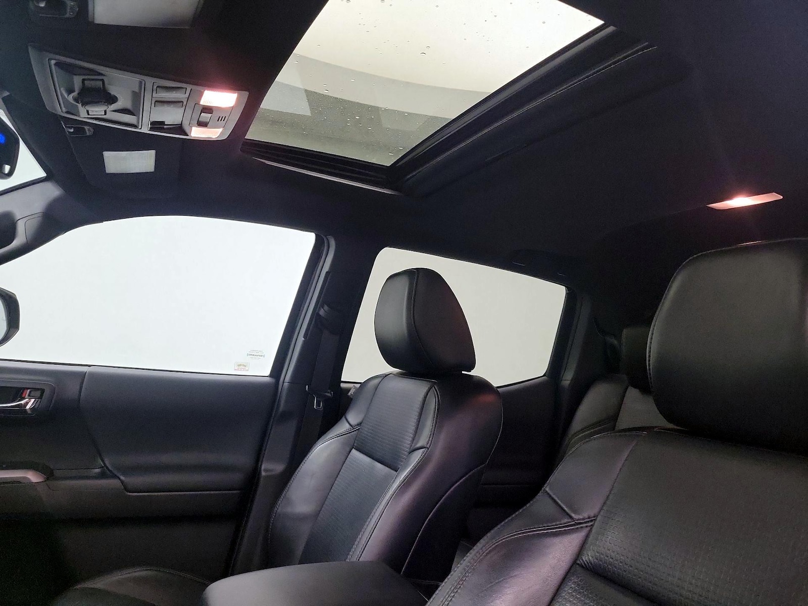 Sunroof(s) & Overhead Airbags