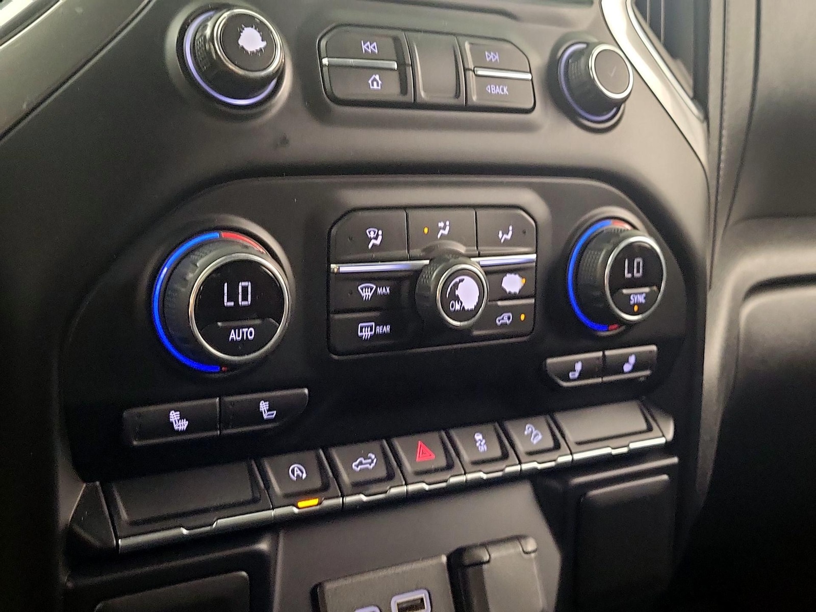 2020 Chevrolet Silverado 1500 LT - Photo 15