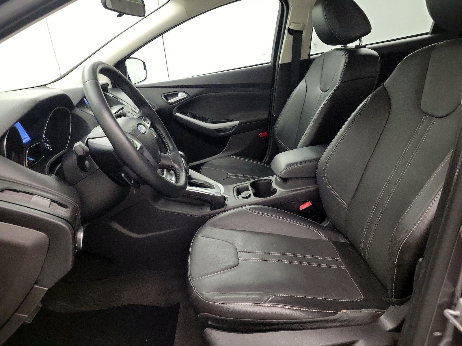 Power Seat(s) & Leather Seats