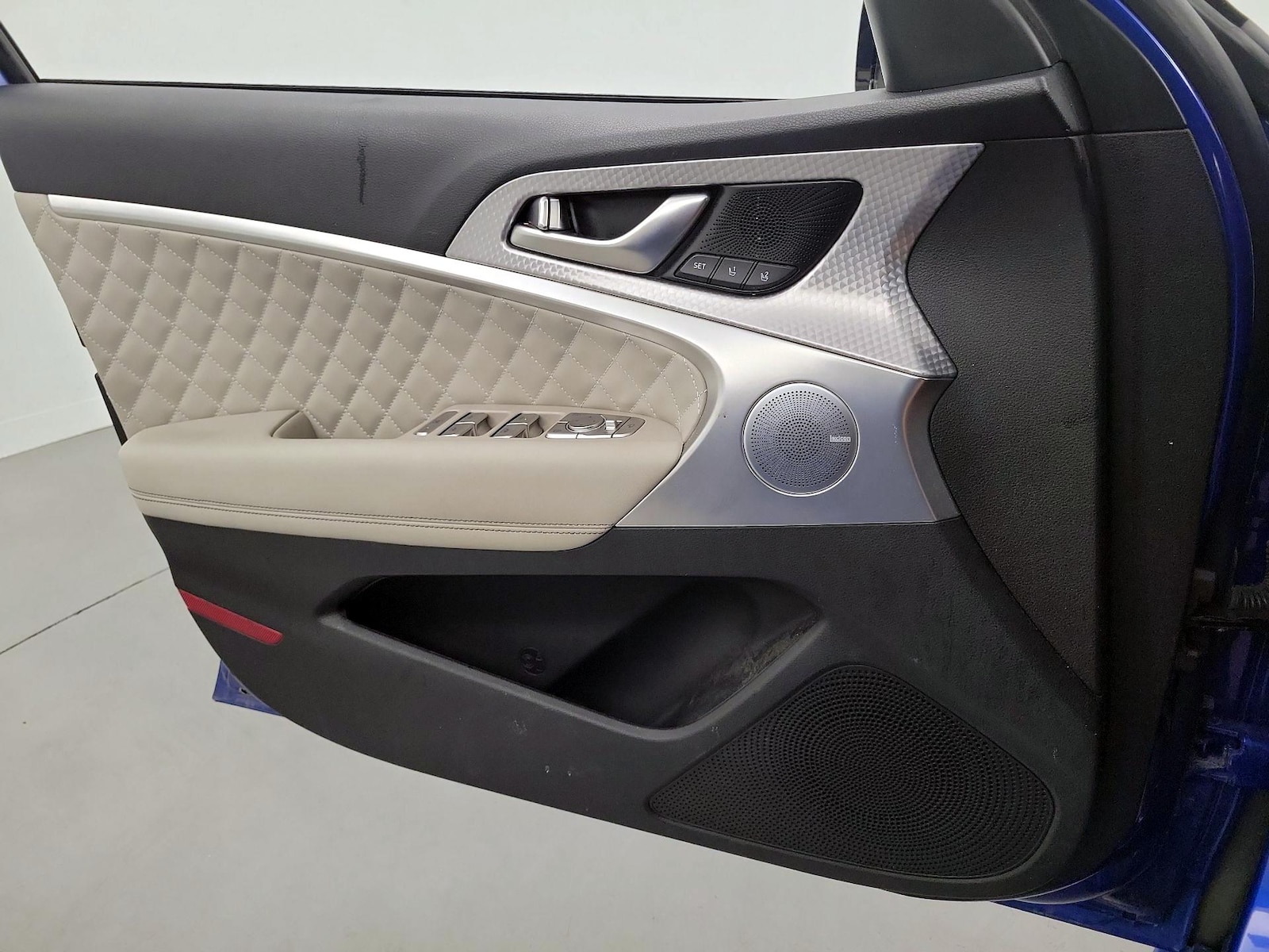 2022 GENESIS G70 Standard - Photo 11