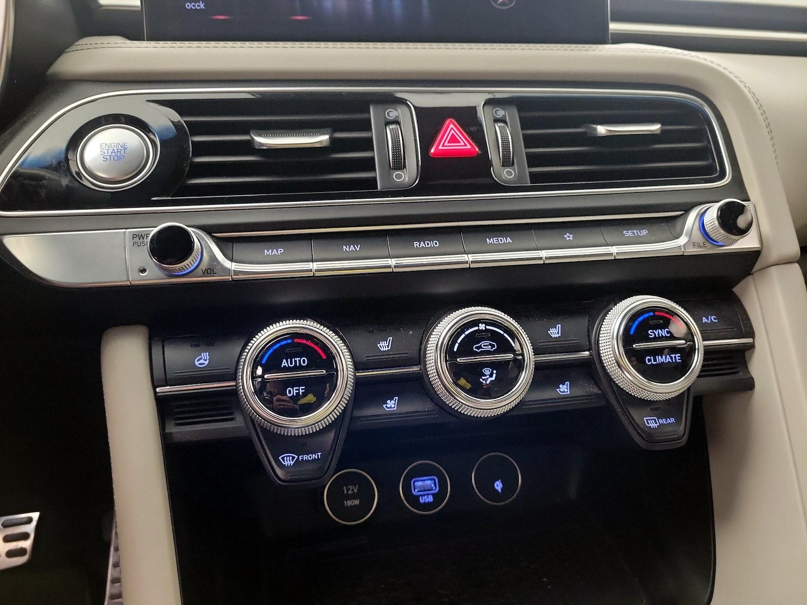 2022 GENESIS G70 Standard - Photo 15