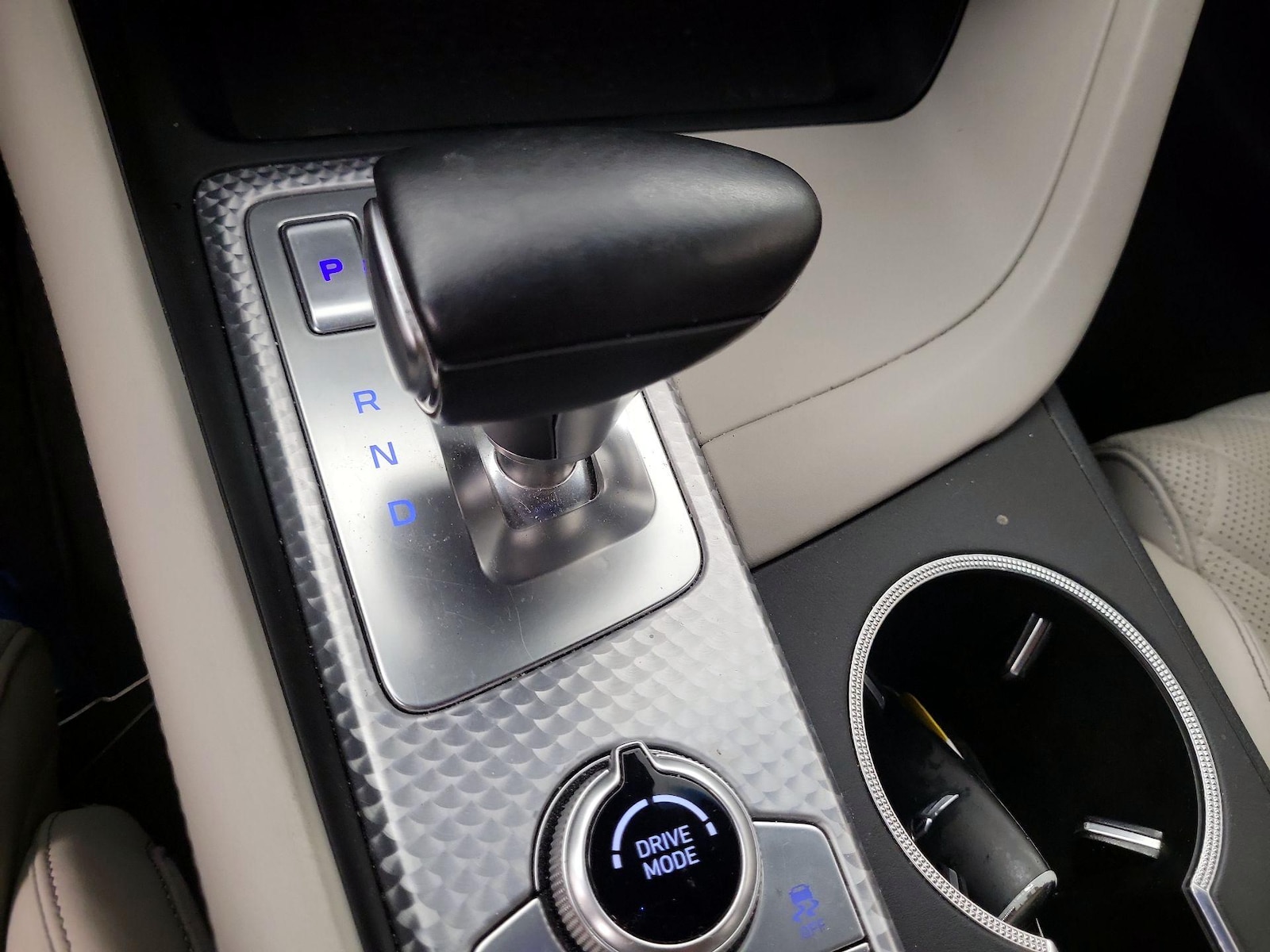 2022 GENESIS G70 Standard - Photo 16
