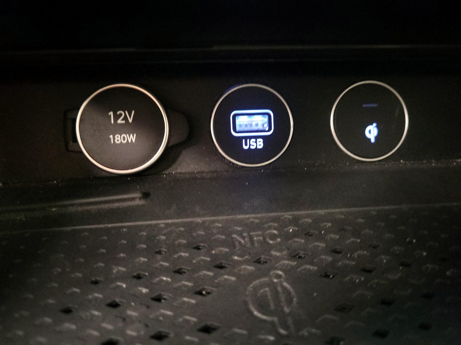 2022 GENESIS G70 Standard - Photo 17