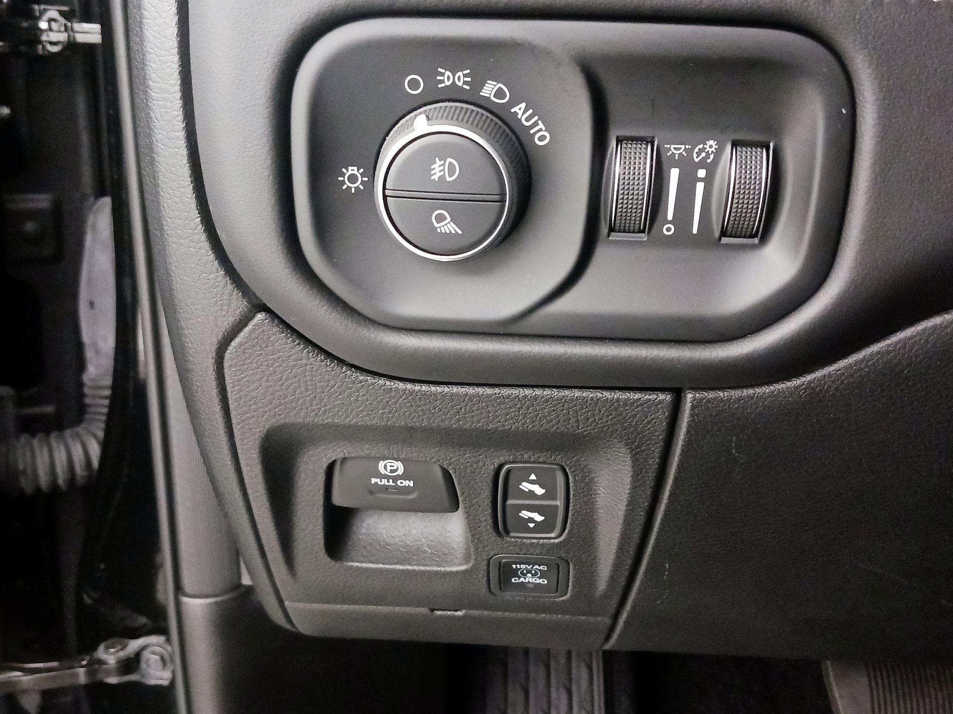Thumbnail: 2025 RAM 1500 - 13