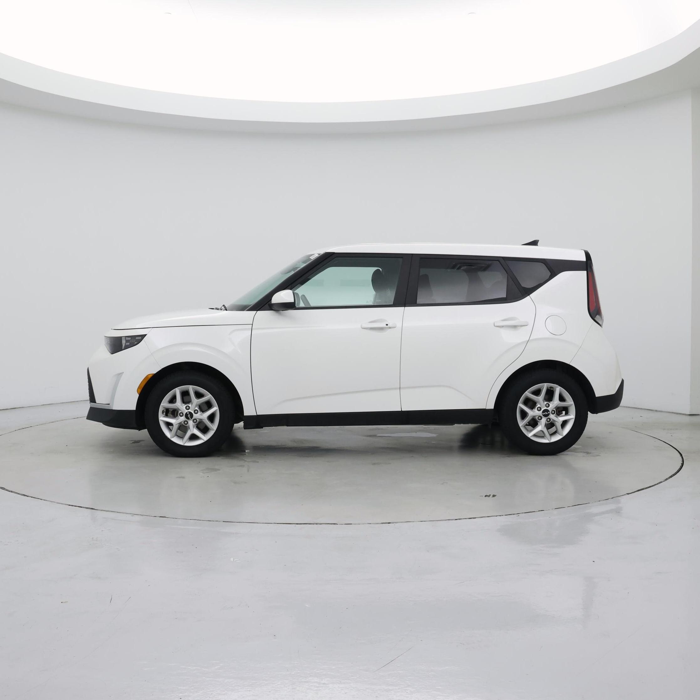 Thumbnail: 2023 Kia Soul - 3