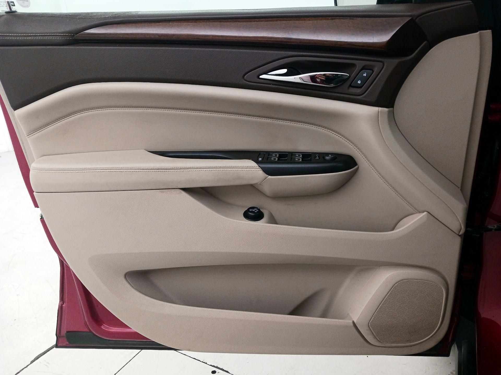 Thumbnail: 2016 Cadillac SRX - 12