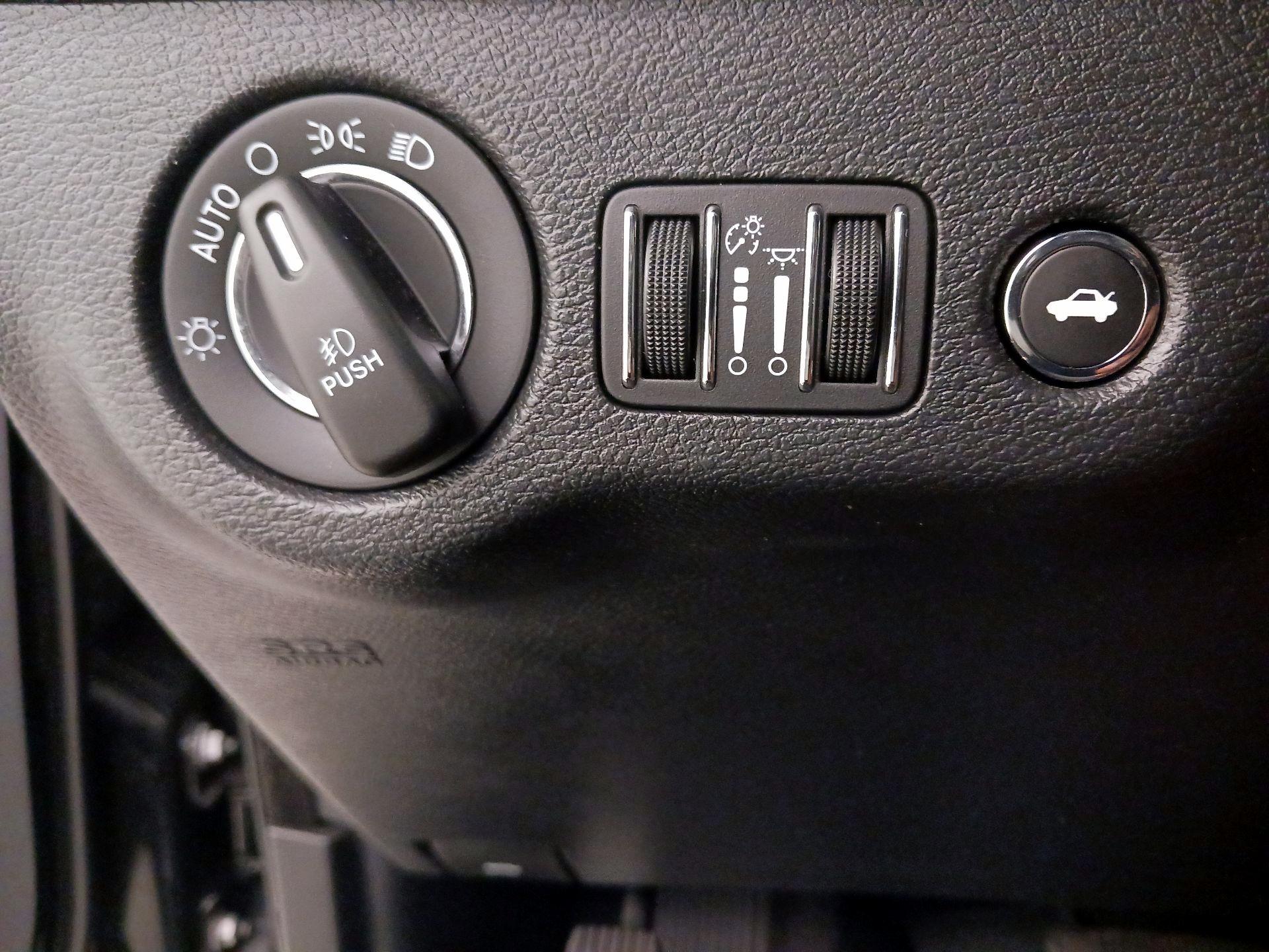 Thumbnail: 2017 Chrysler 300 - 13