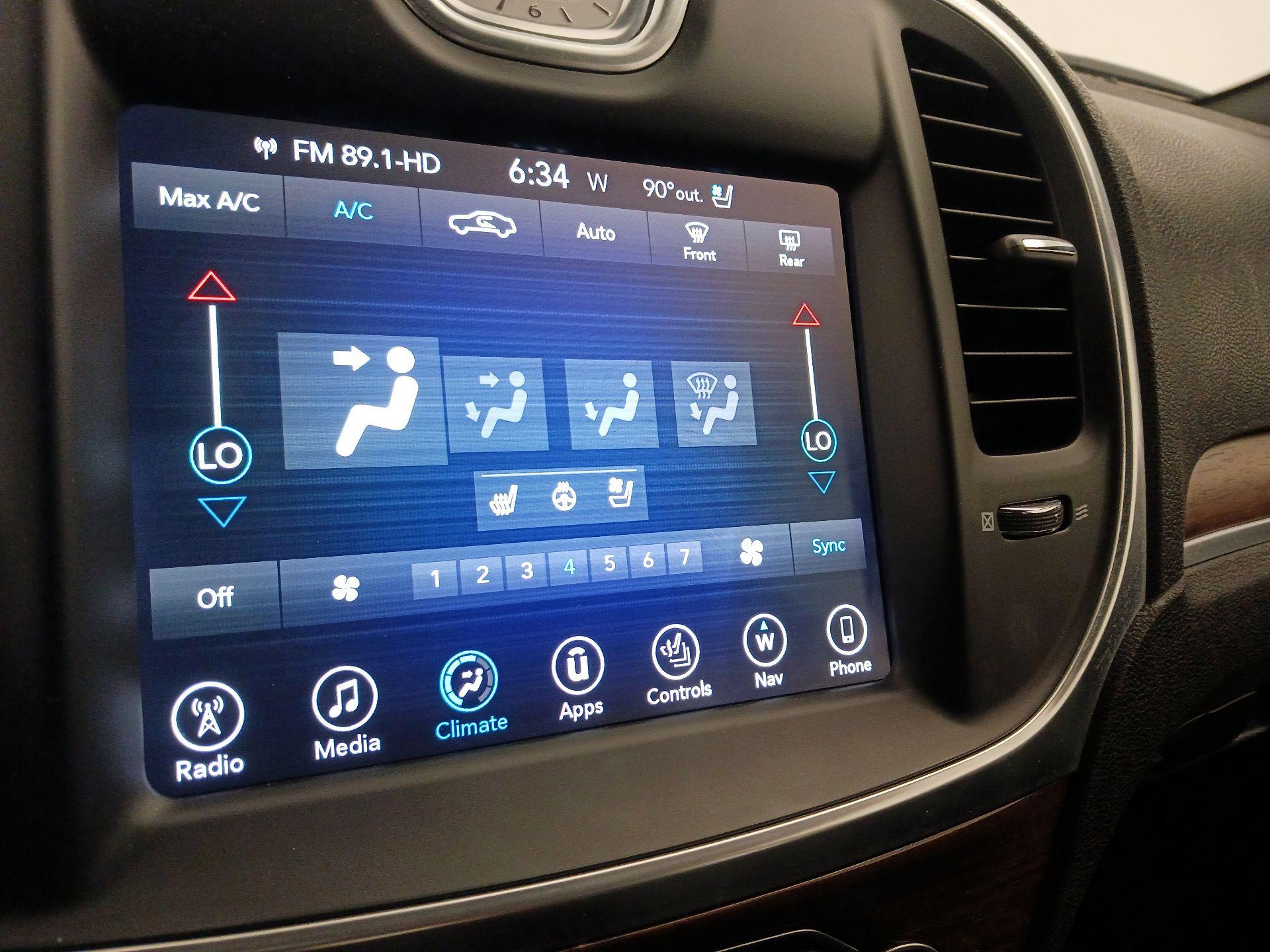 Thumbnail: 2017 Chrysler 300 - 17