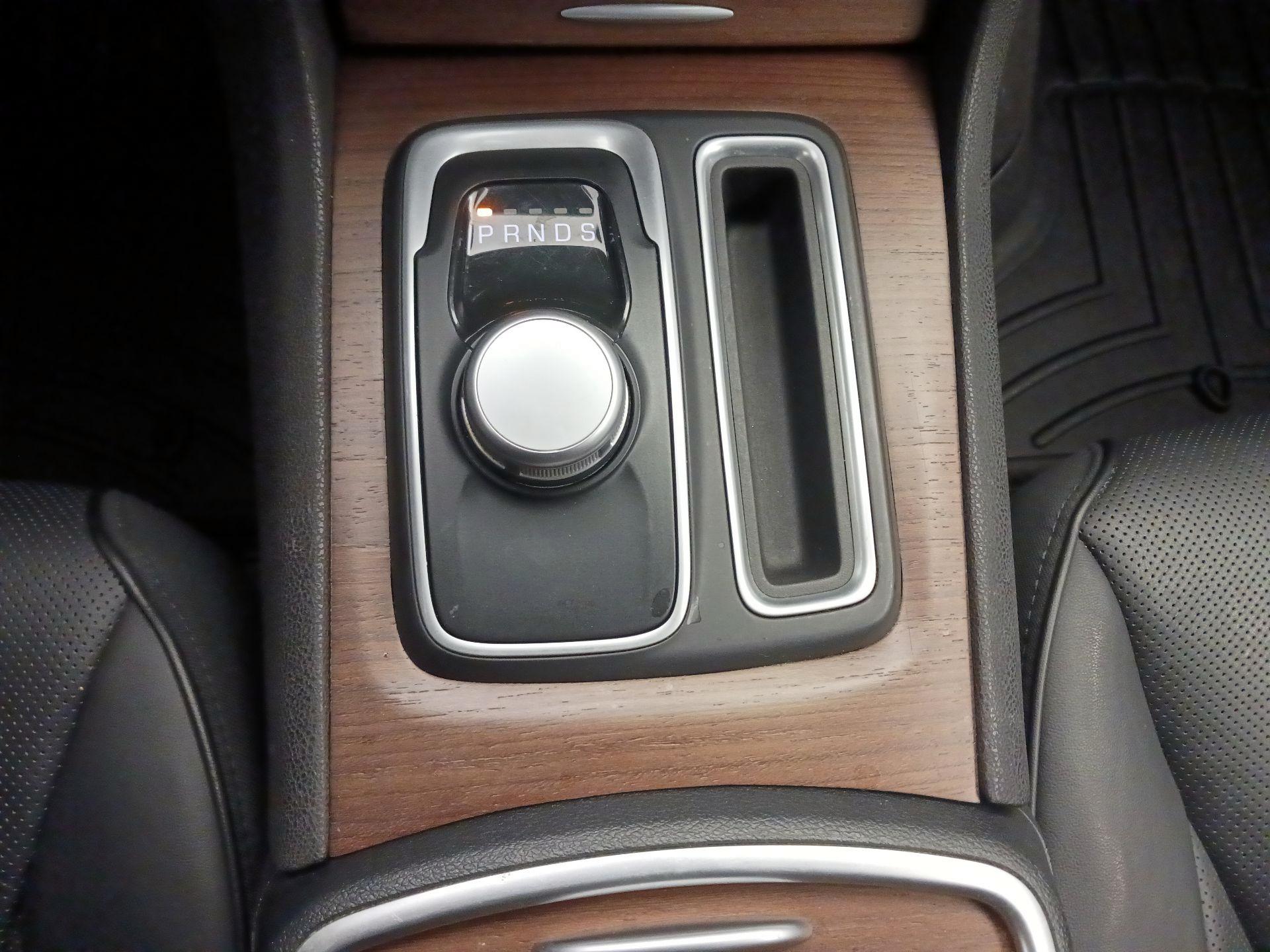 Thumbnail: 2017 Chrysler 300 - 18