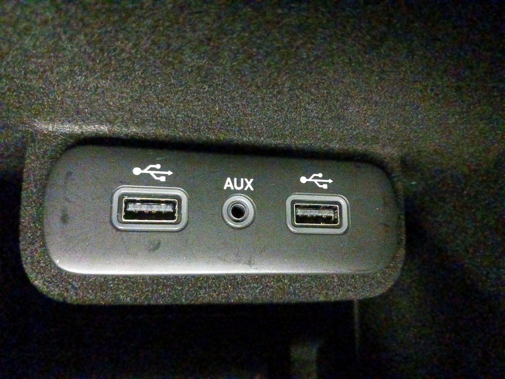 Thumbnail: 2017 Chrysler 300 - 19