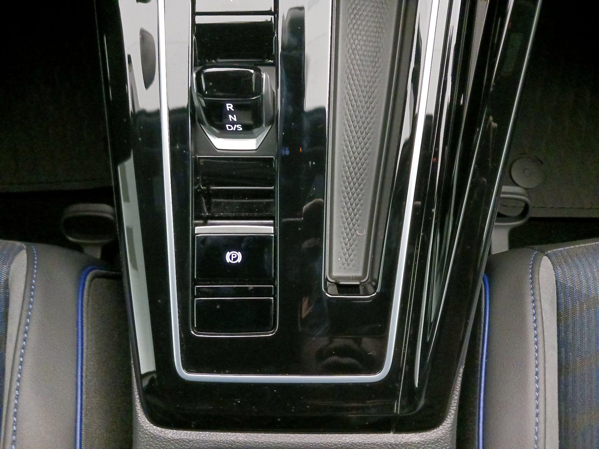 Thumbnail: 2025 Volkswagen Golf - 18