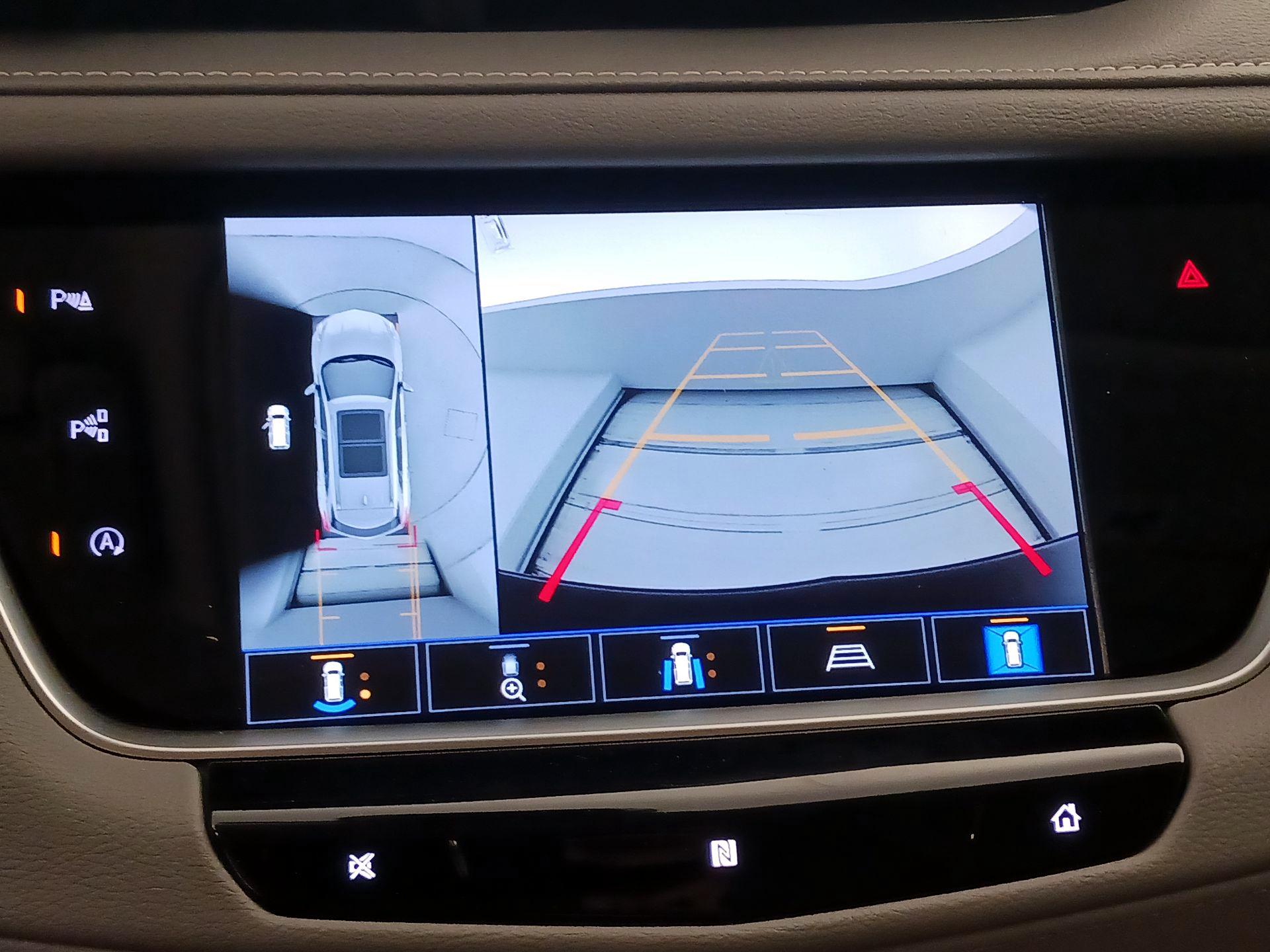 Thumbnail: 2021 Cadillac XT5 - 15