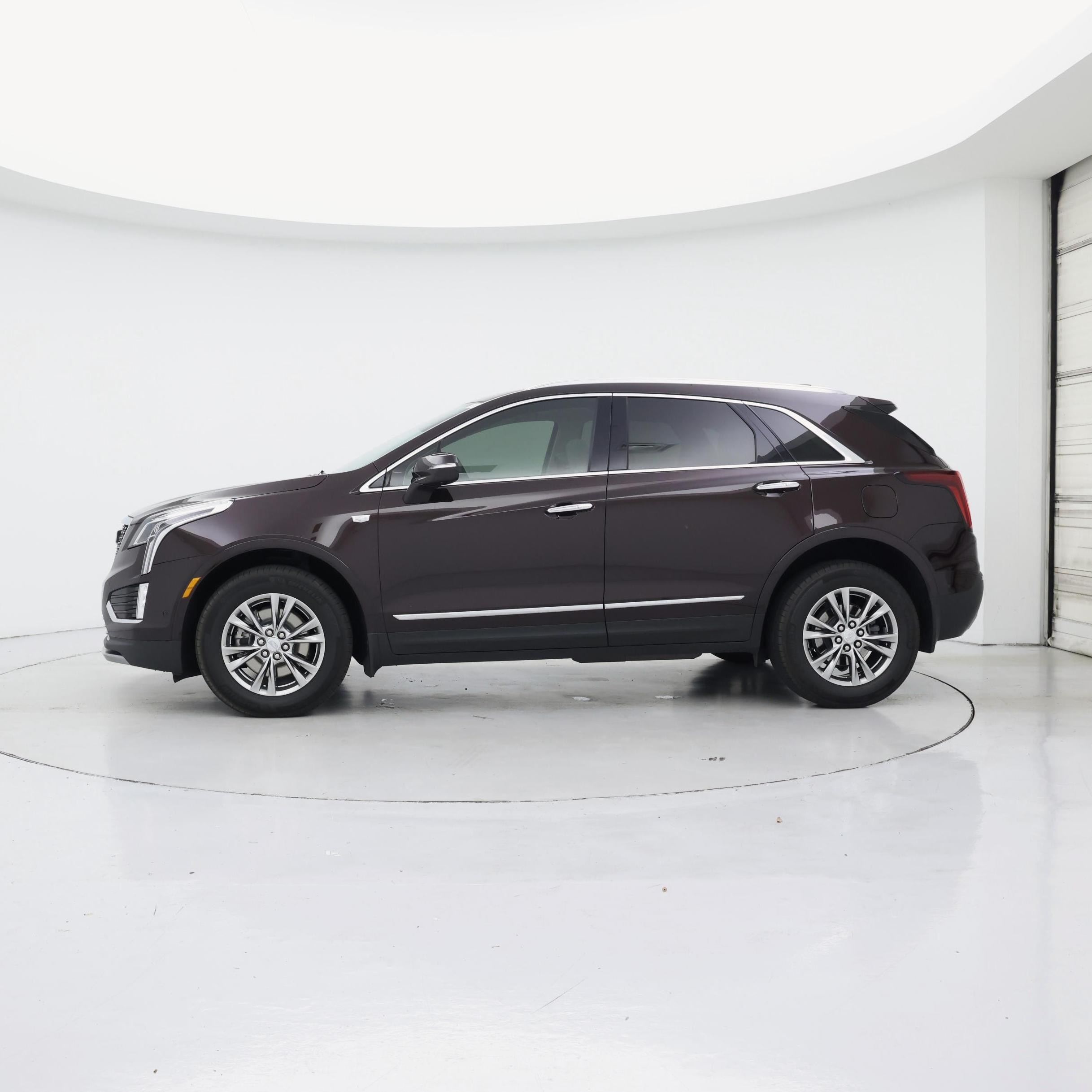 Thumbnail: 2021 Cadillac XT5 - 3