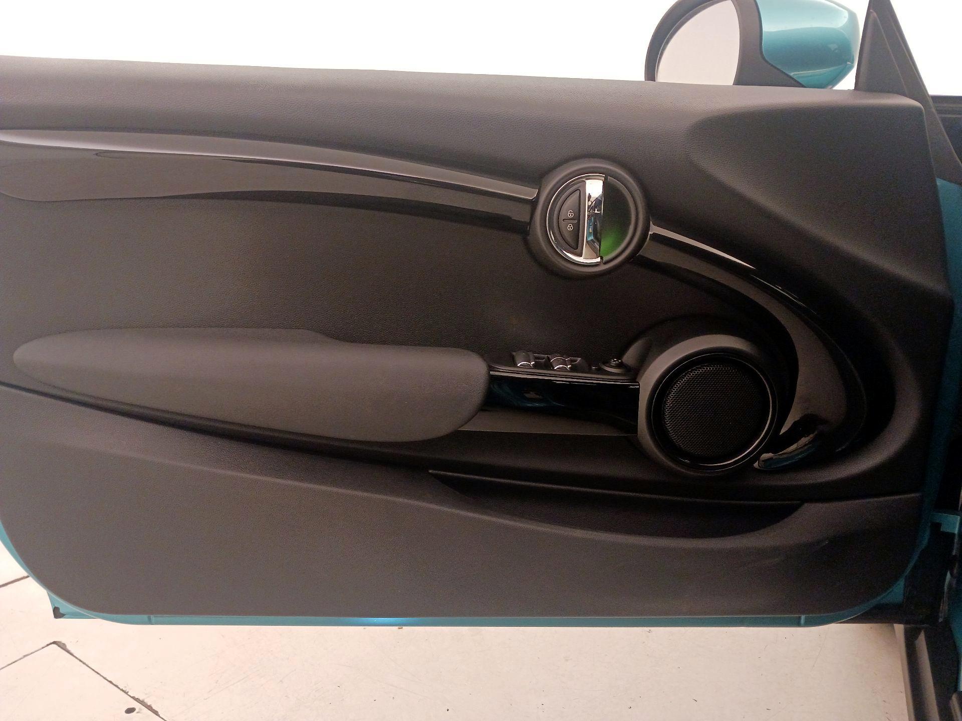 Thumbnail: 2021 MINI Cooper - 12