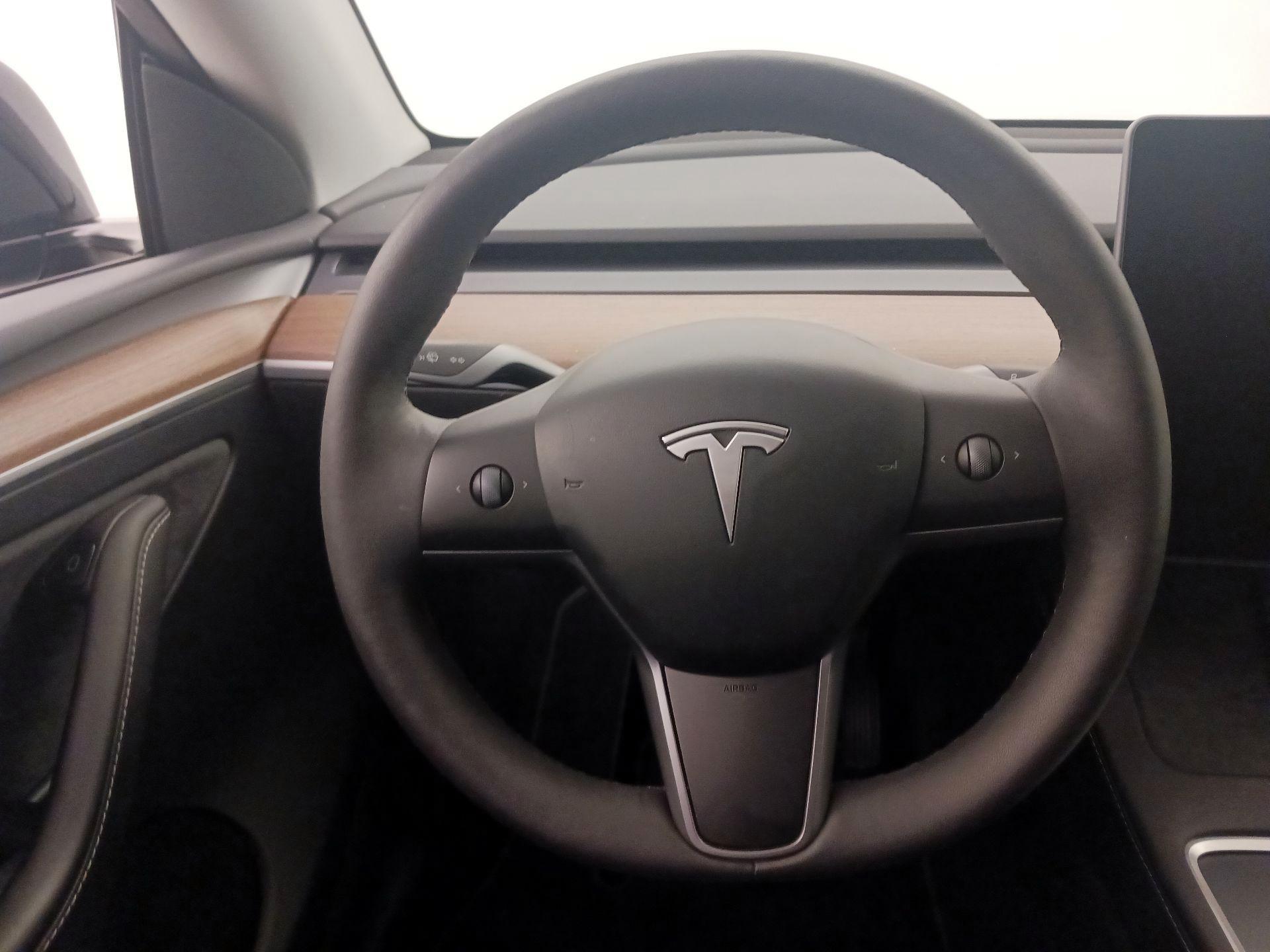 Thumbnail: 2023 Tesla Model Y - 10