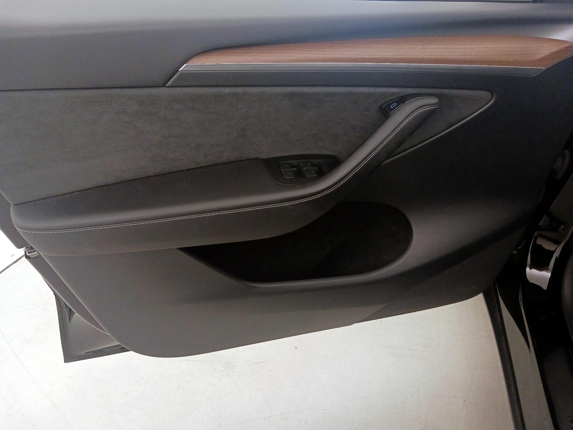 Thumbnail: 2023 Tesla Model Y - 12