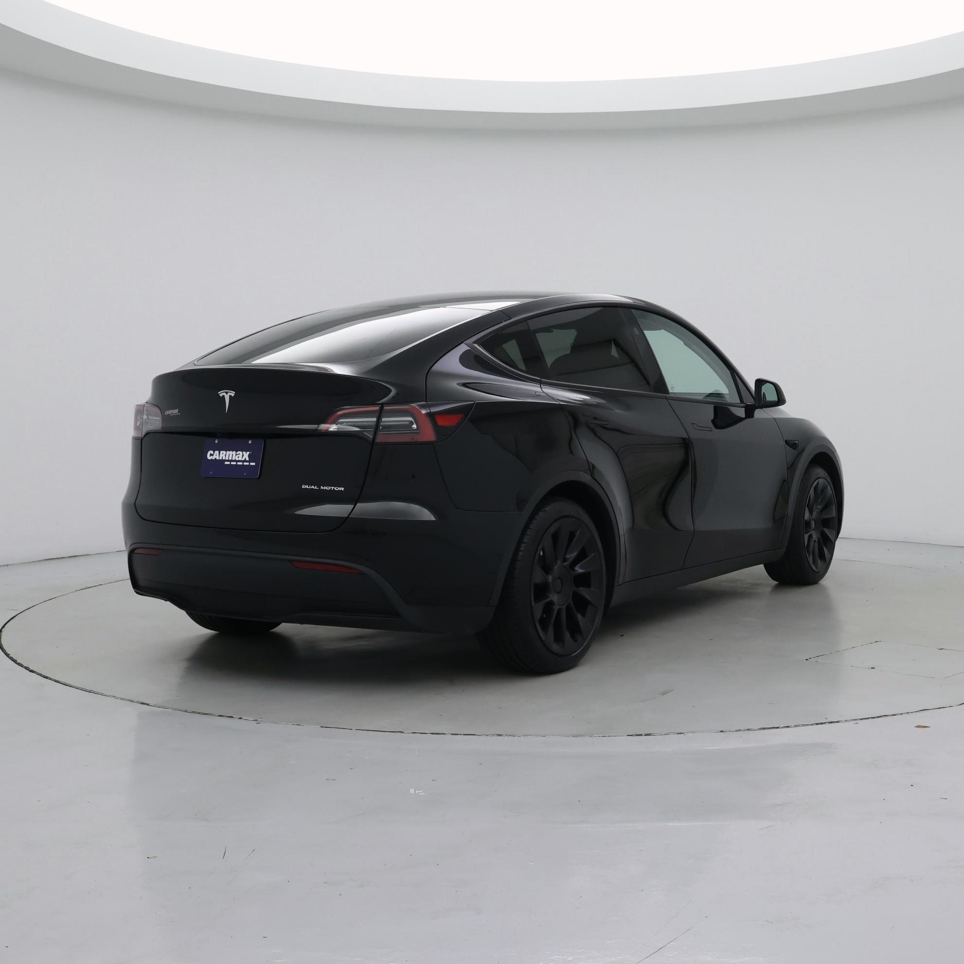 Thumbnail: 2023 Tesla Model Y - 8