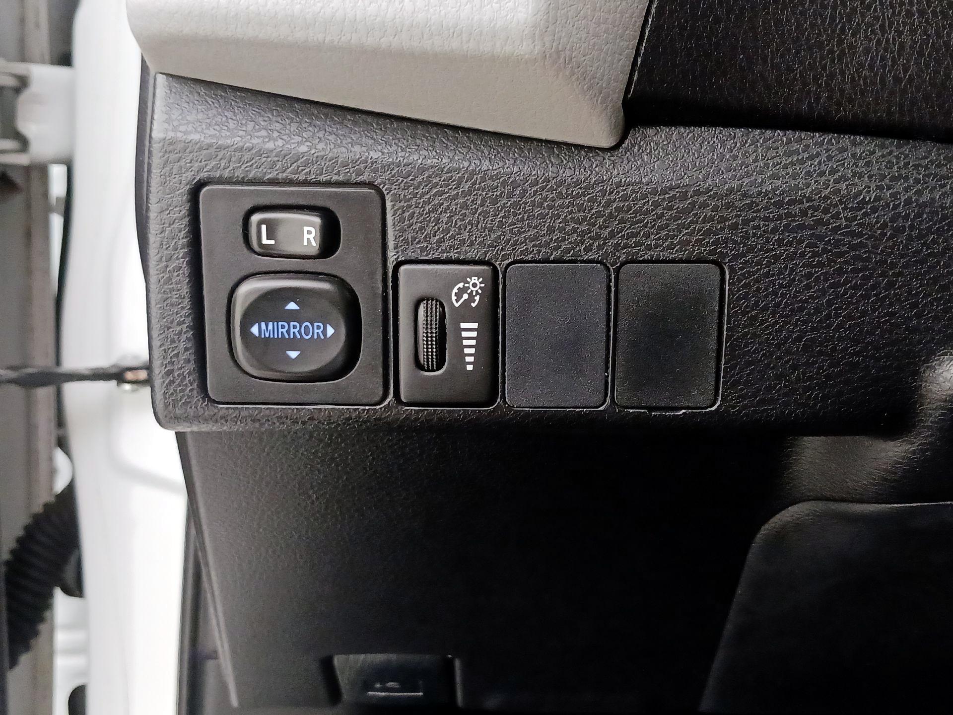 Thumbnail: 2016 Toyota Corolla - 13