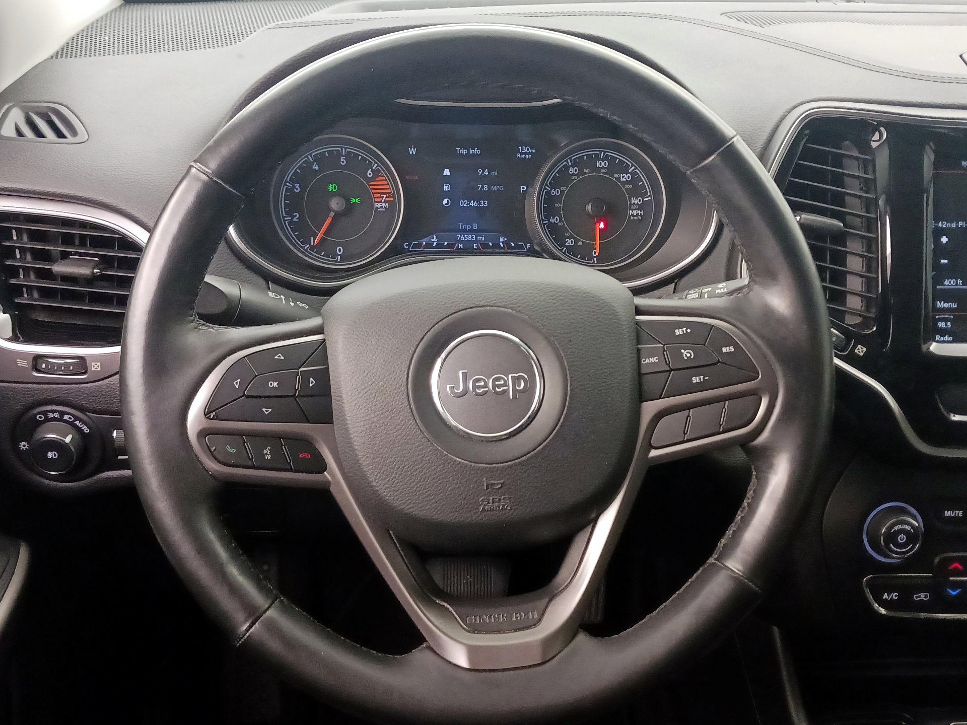 Thumbnail: 2019 Jeep Cherokee - 10
