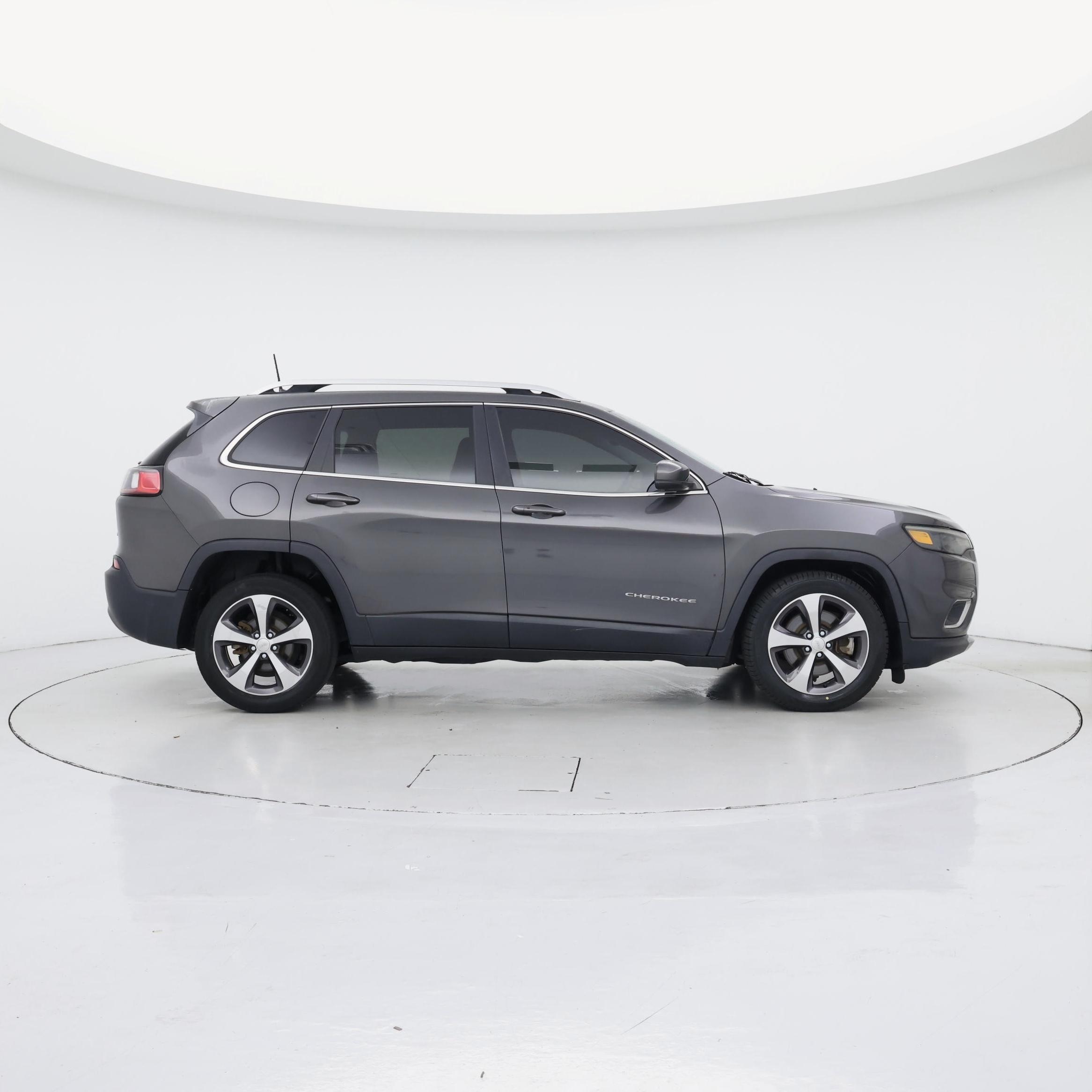 Thumbnail: 2019 Jeep Cherokee - 7