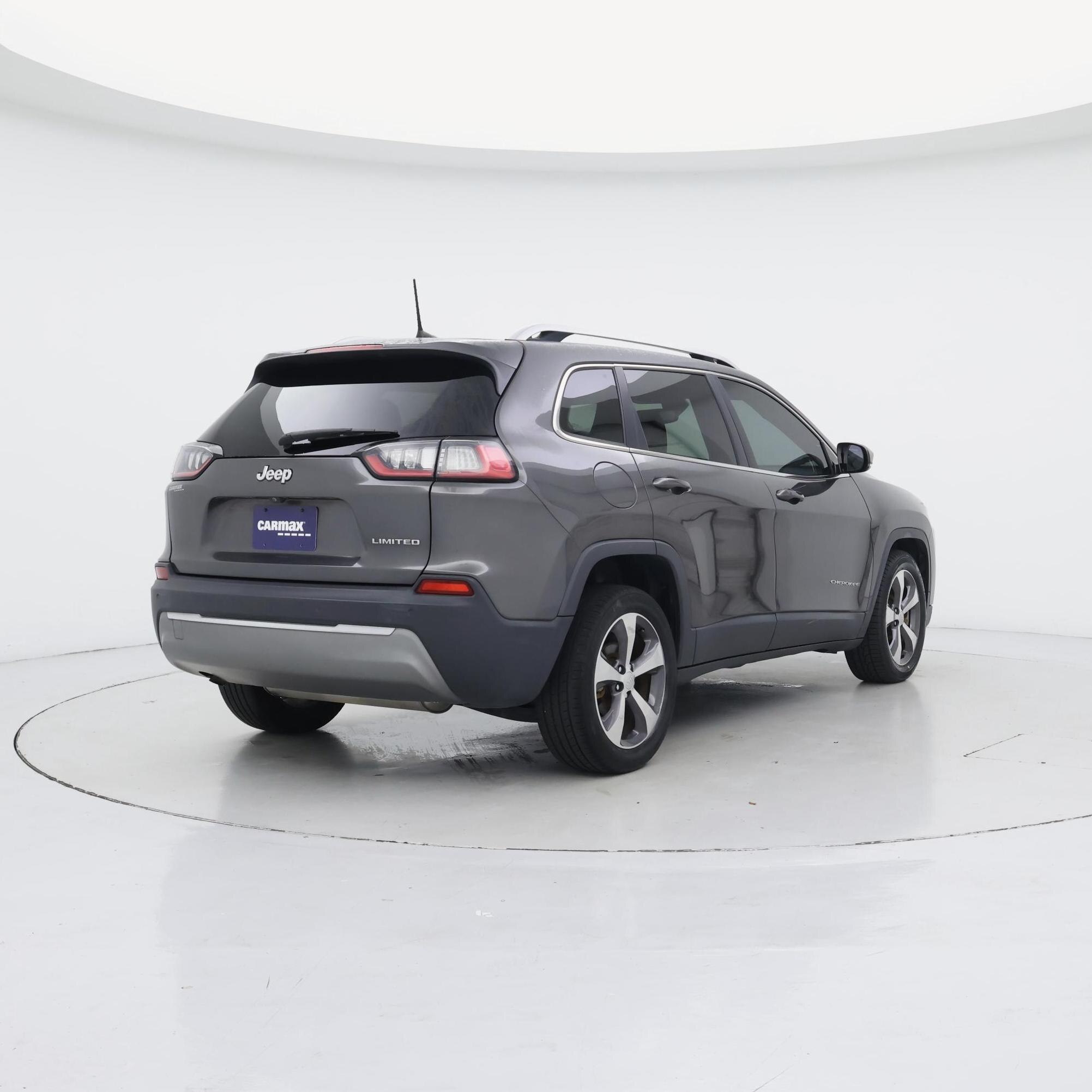Thumbnail: 2019 Jeep Cherokee - 8