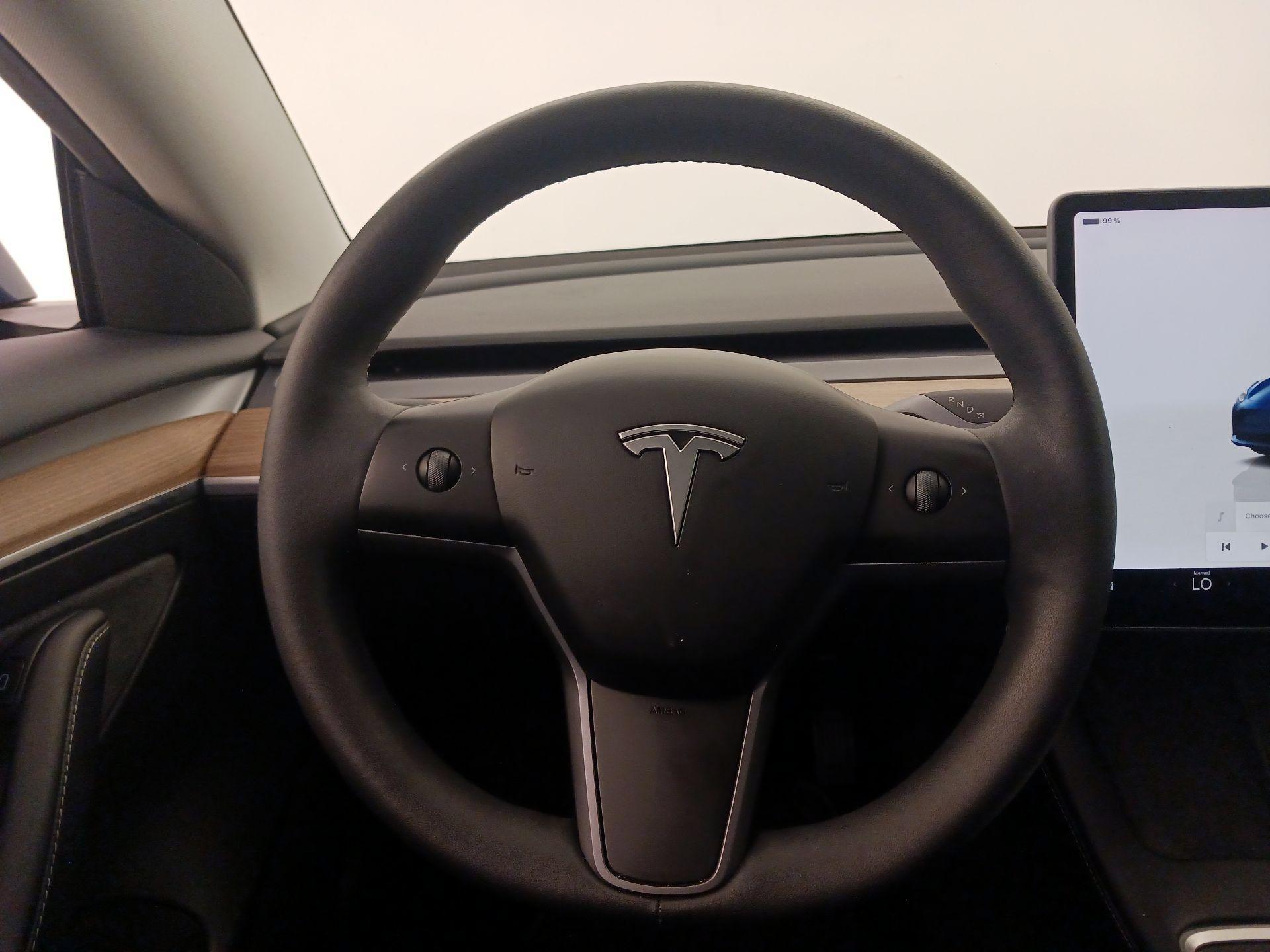 Thumbnail: 2023 Tesla Model 3 - 10